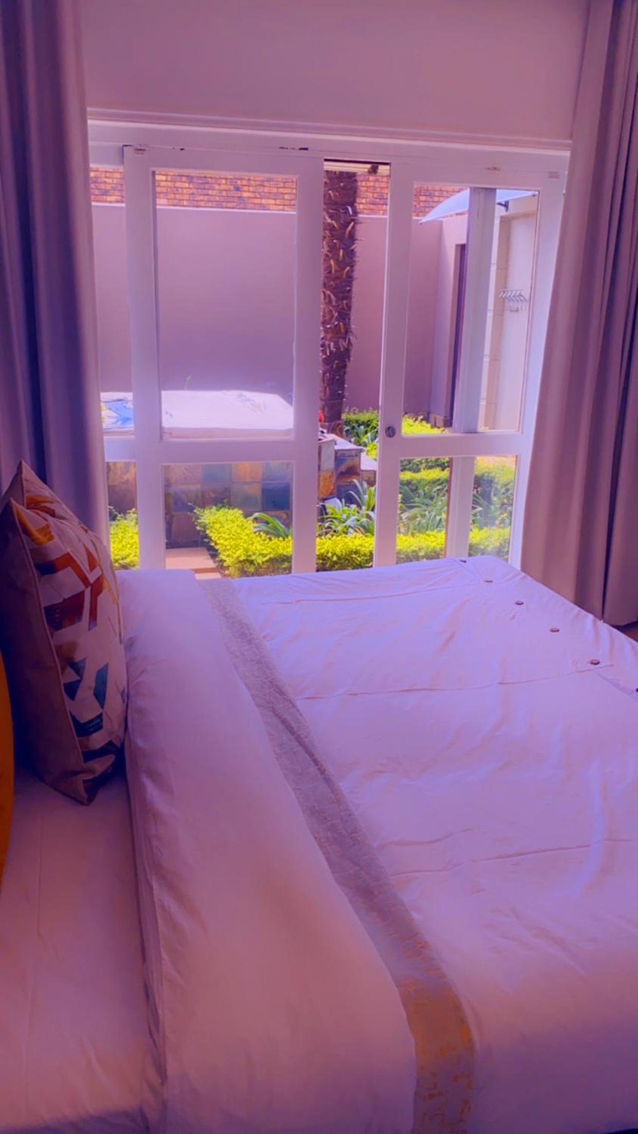 OR Tambo Airport Mansion ,Self Catering Holiday Home