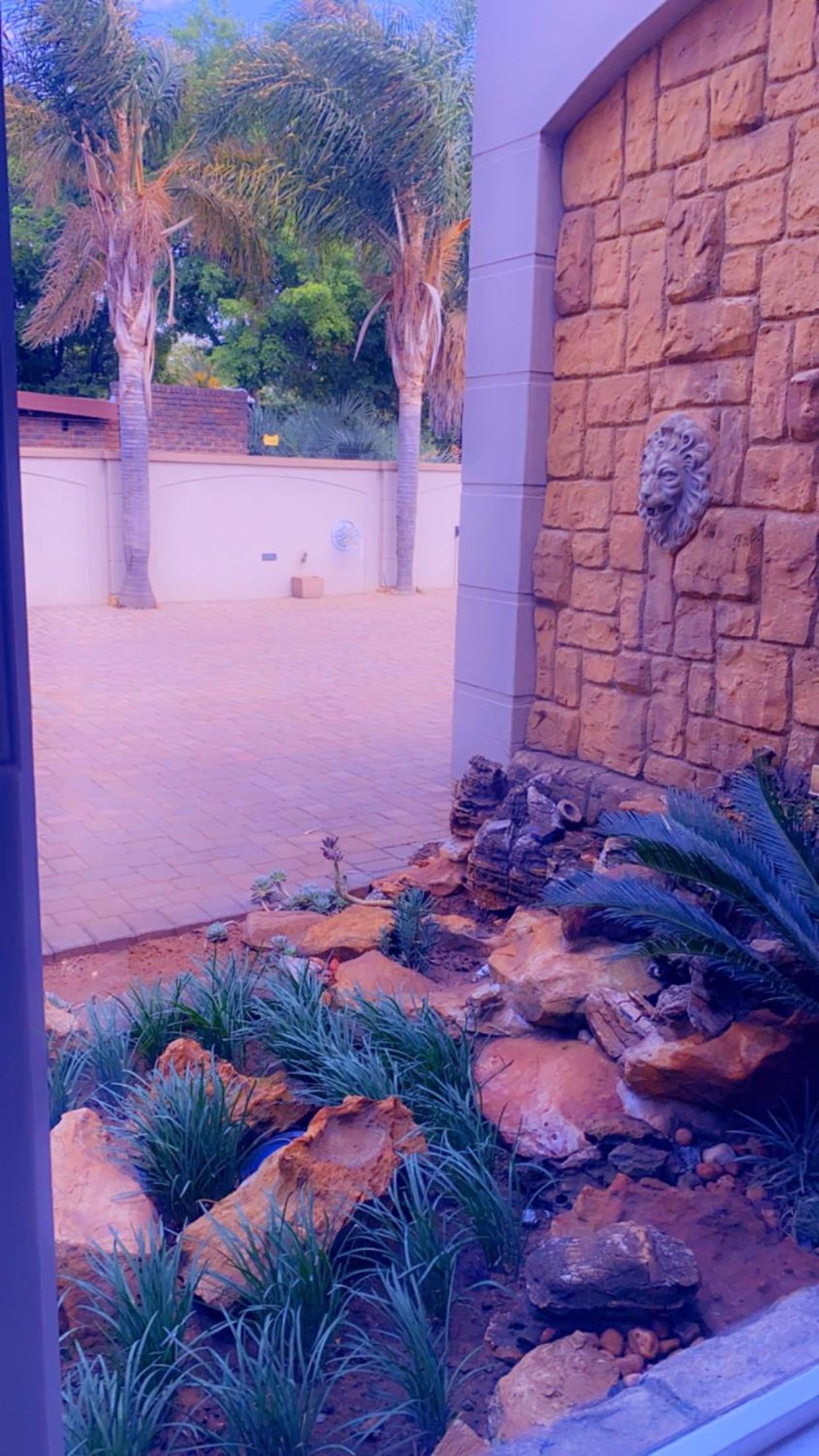 OR Tambo Airport Mansion ,Self Catering Holiday Home