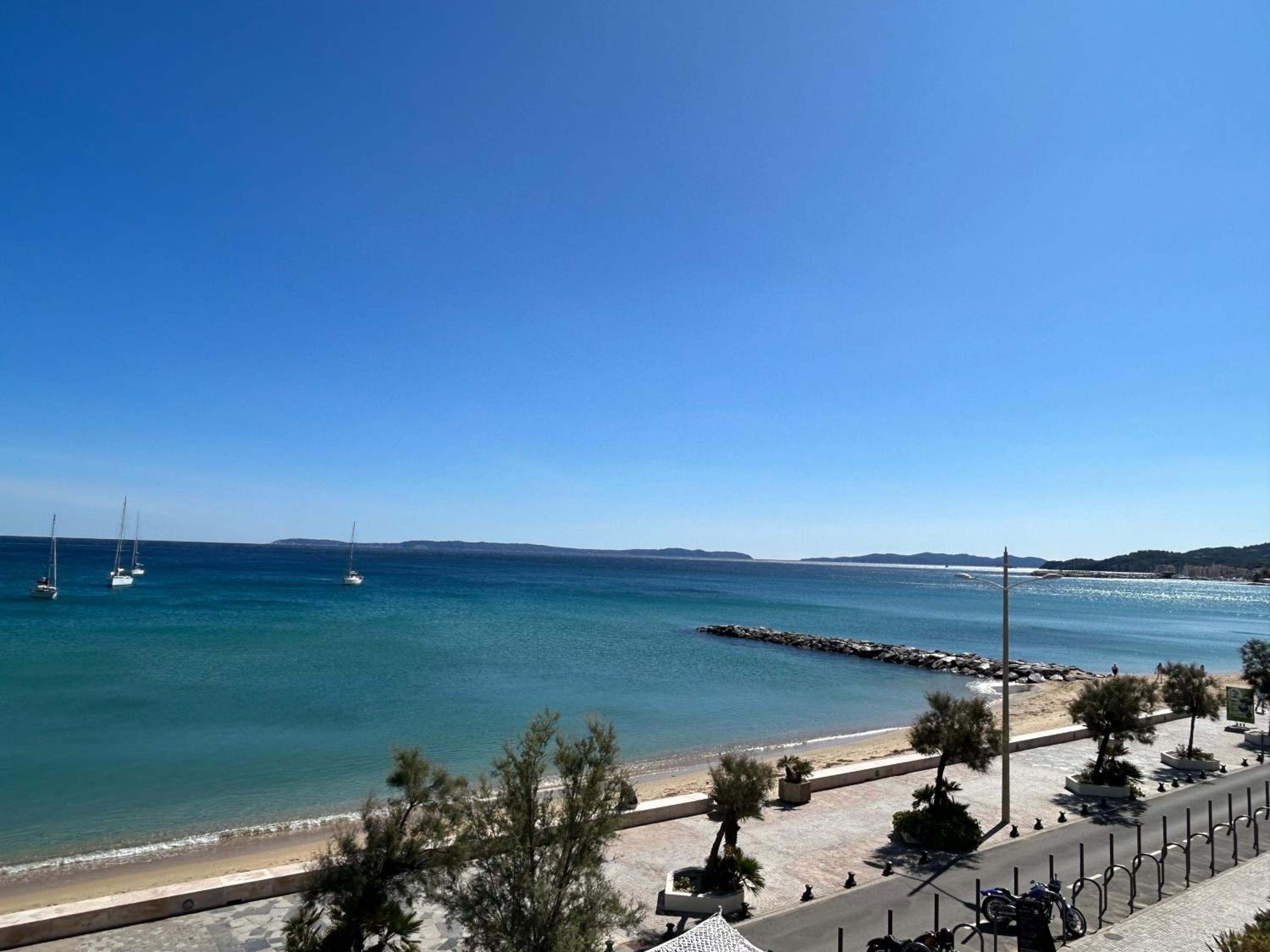 Premium Sea Front Apartment