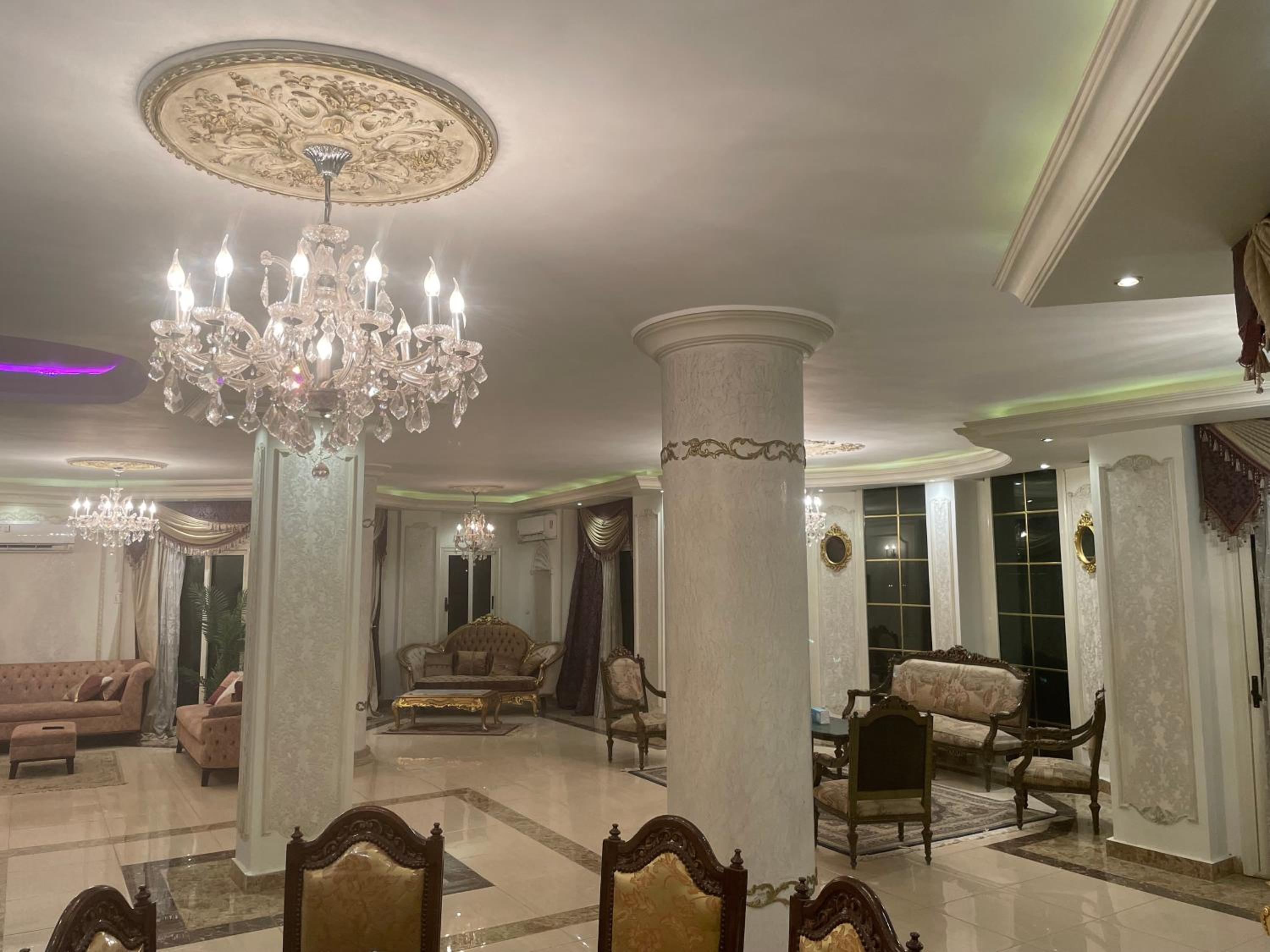 fancy 3 bedrooms apartment for rent in a sheikh zayed compound view 3