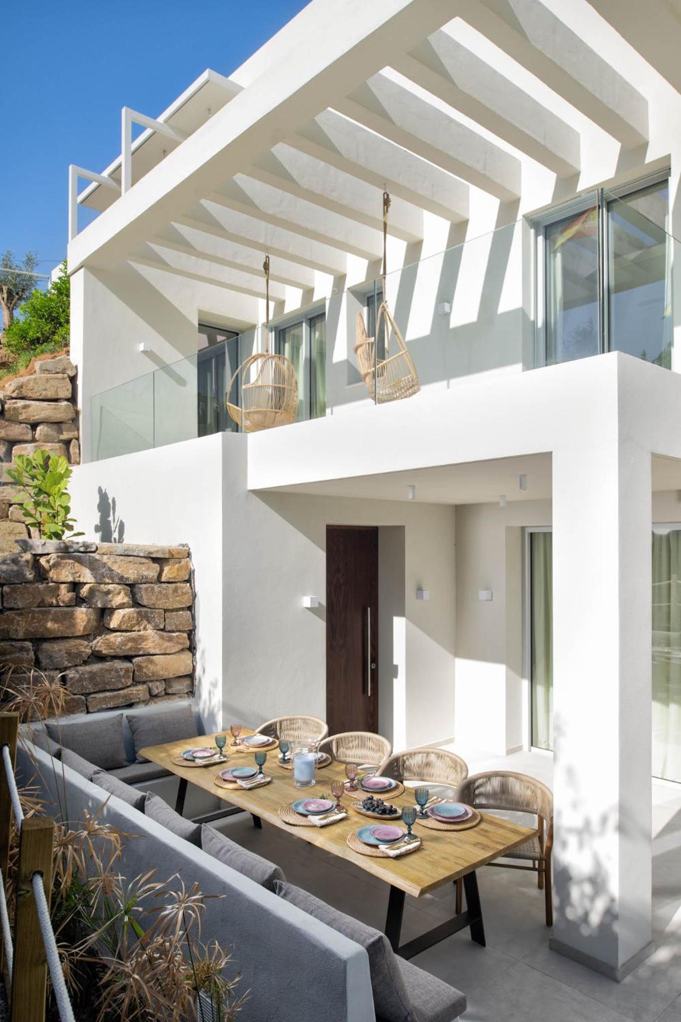 Luxury Villa Alma Pool, Garden & Parking