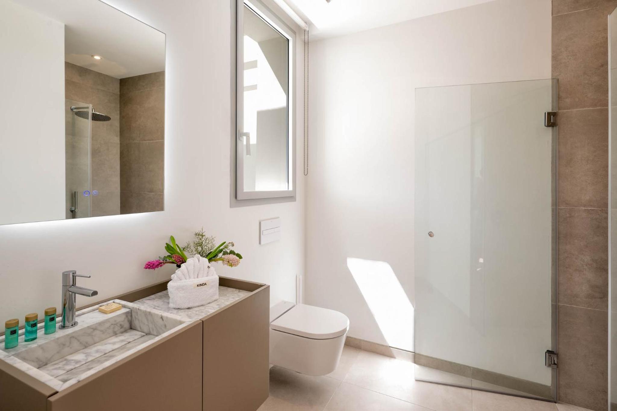 Luxury Villa Alma Pool, Garden & Parking