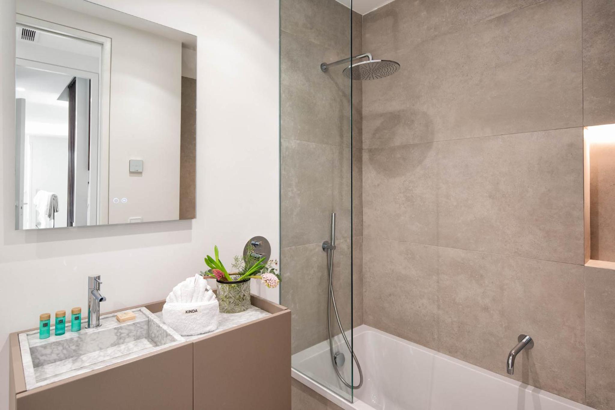 Luxury Villa Alma Pool, Garden & Parking