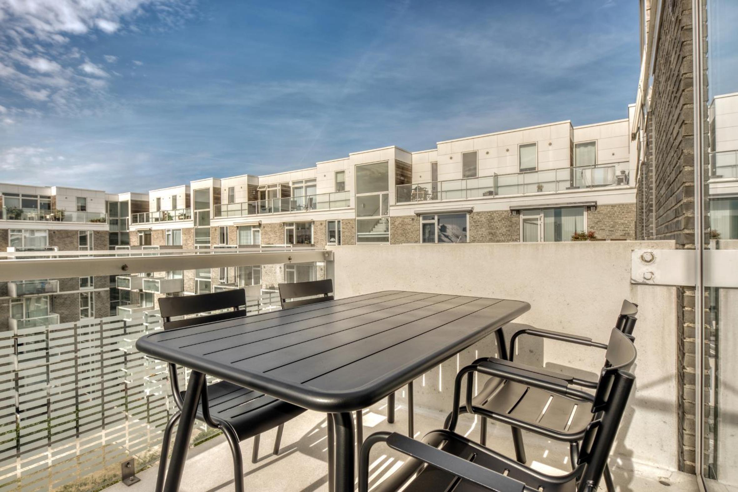 Amazing Two Bedroom Apartment in Urban Area