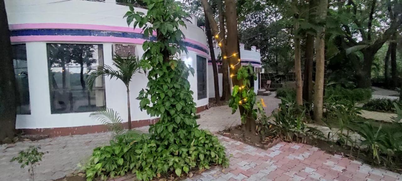 Srushti Farms Resort