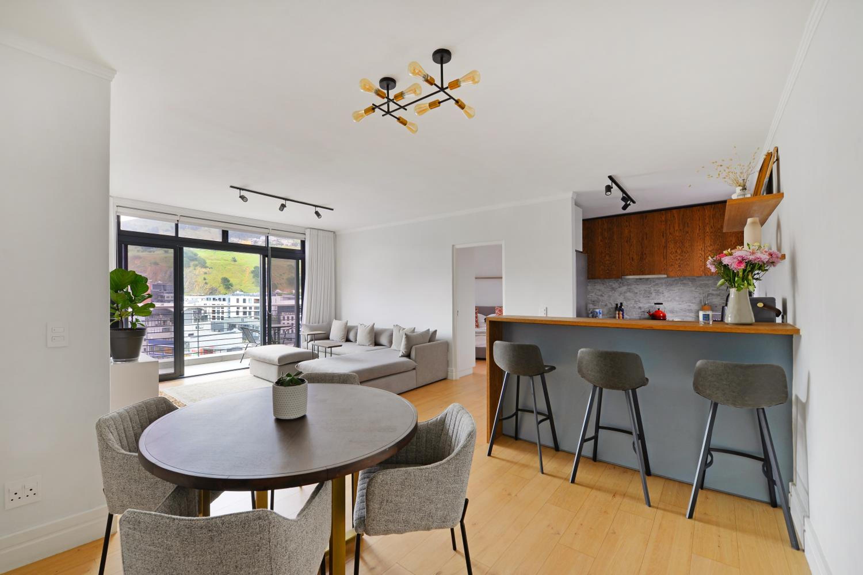 Luxury Apartment with Amazing Views & No Loadshedding view 2