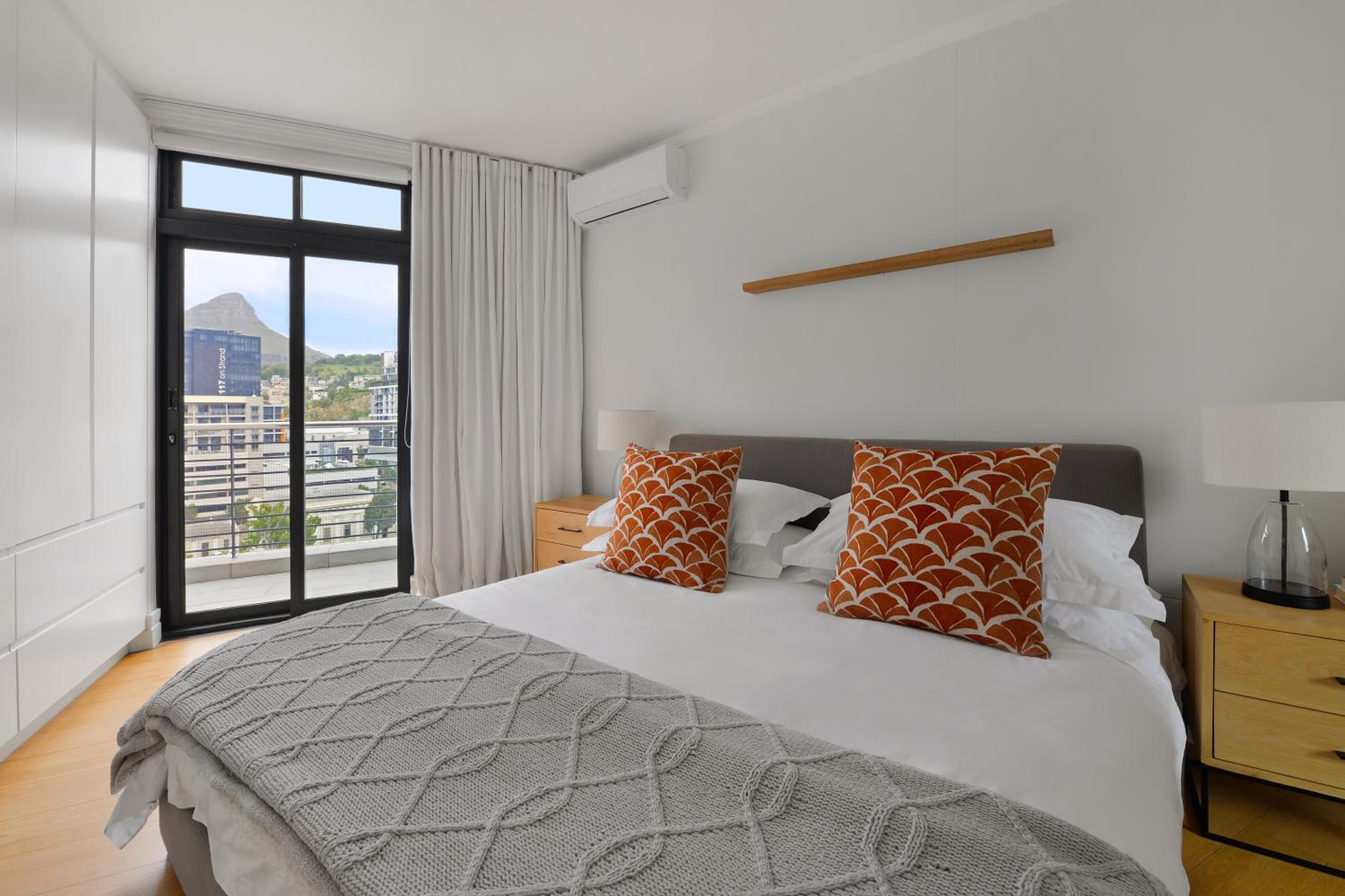 Luxury Apartment with Amazing Views & No Loadshedding view 3