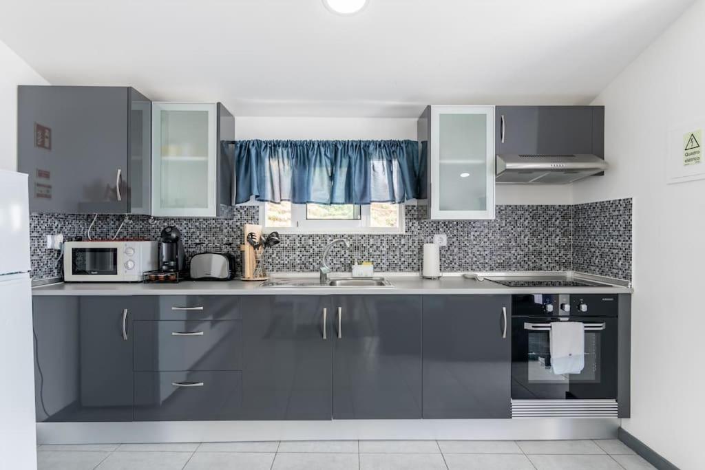 Esterinha's Sunset Apartment by GALMI view 2