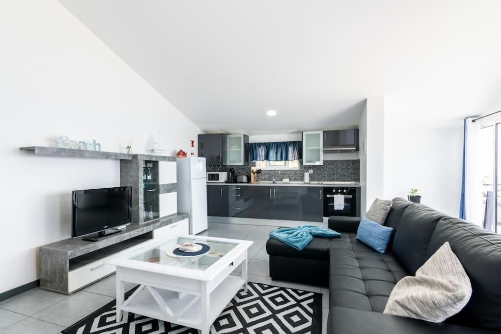 Esterinha's Sunset Apartment by GALMI view 3