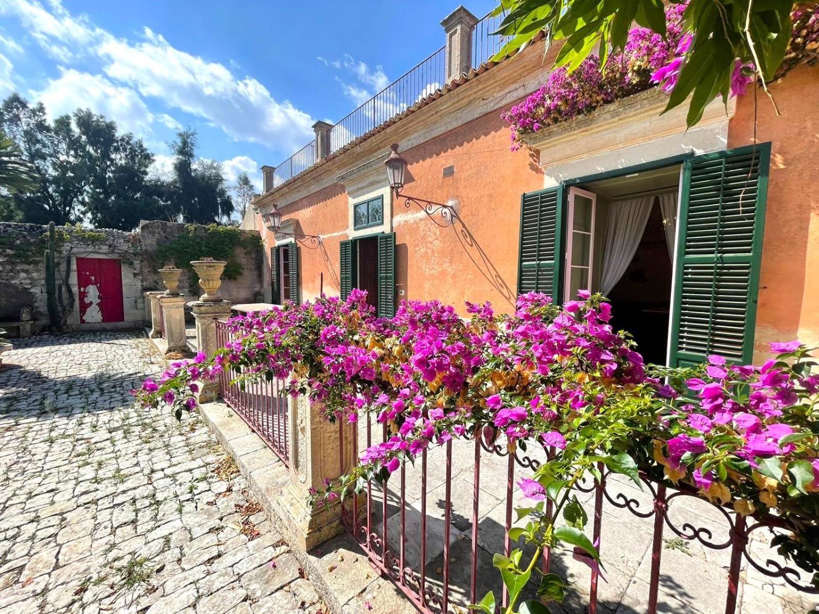 Villa Gorgodaino