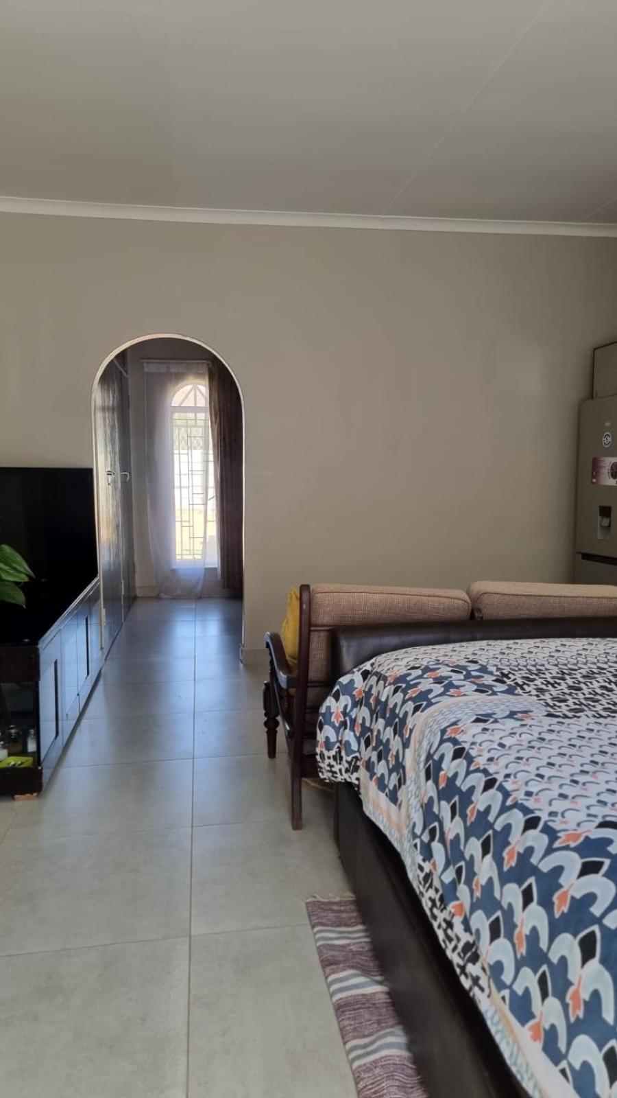Mahlobo Guest Suite view 3