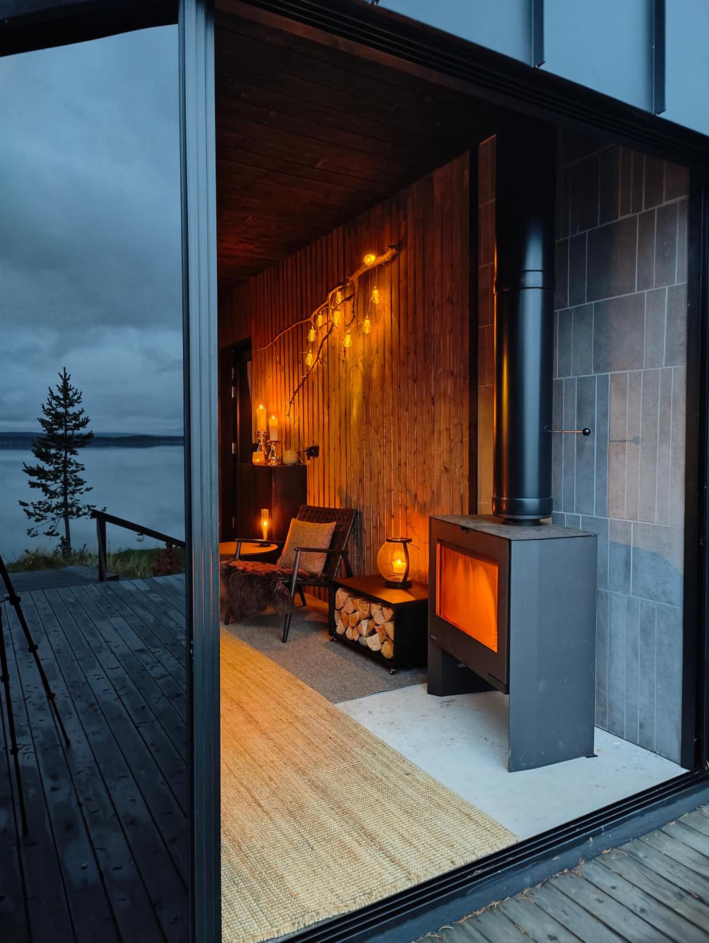 Arctic Aurora Hideaway