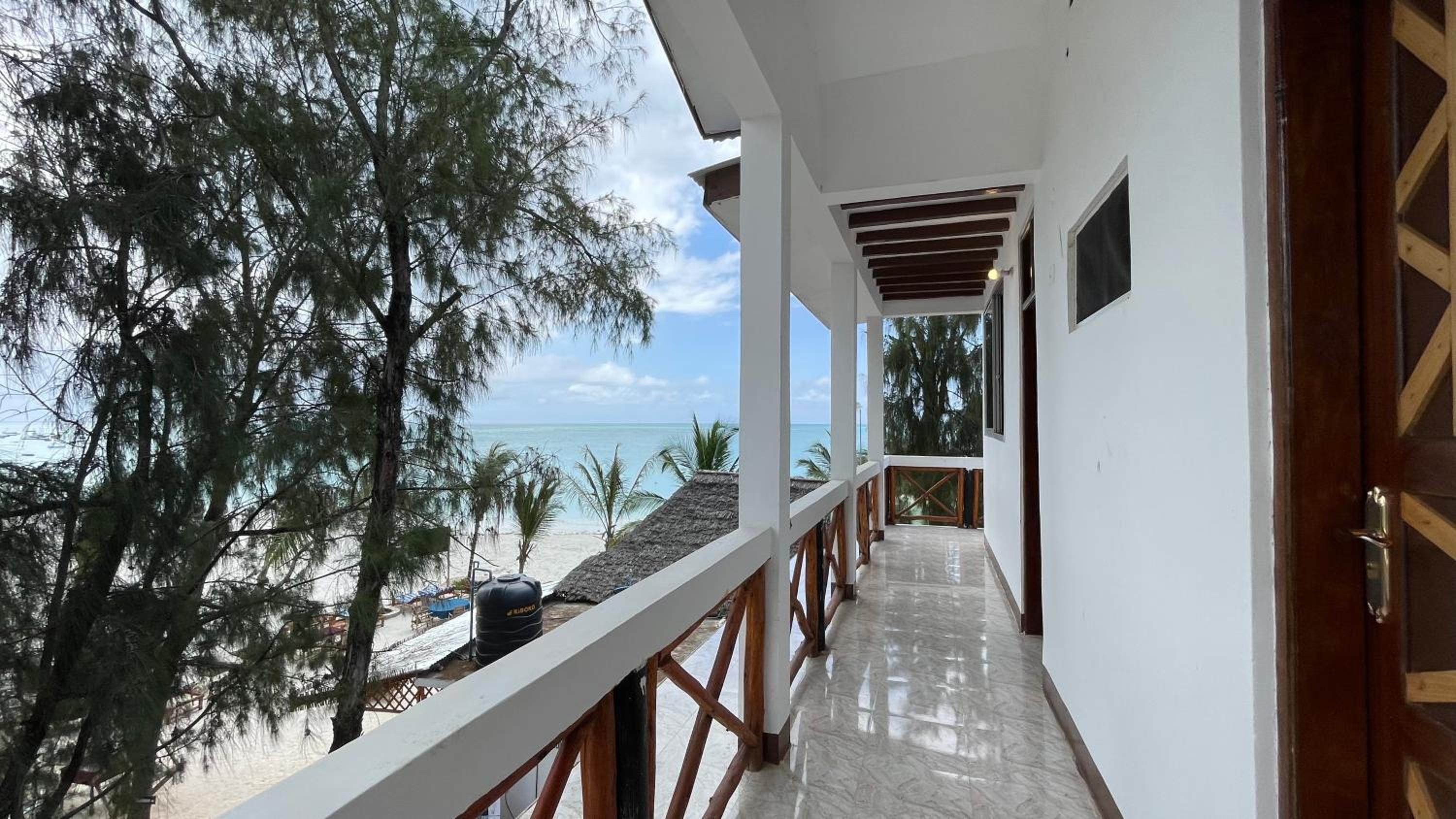 Aquarium Beach House