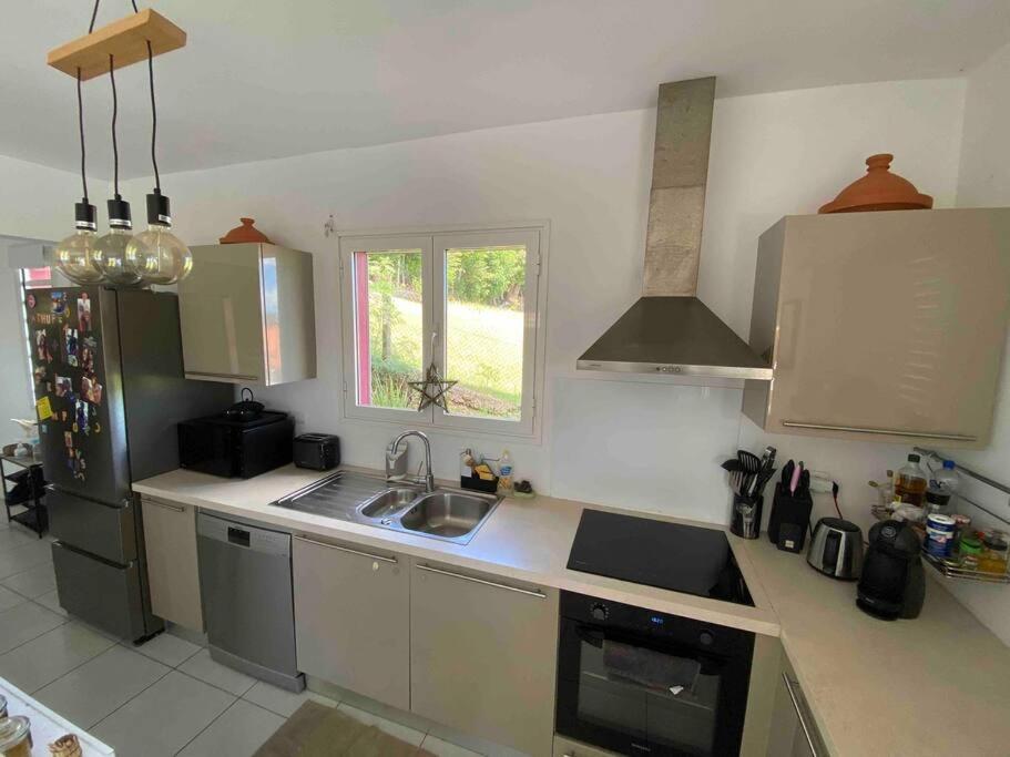 Villa cosy toute équipée avec piscine view 3
