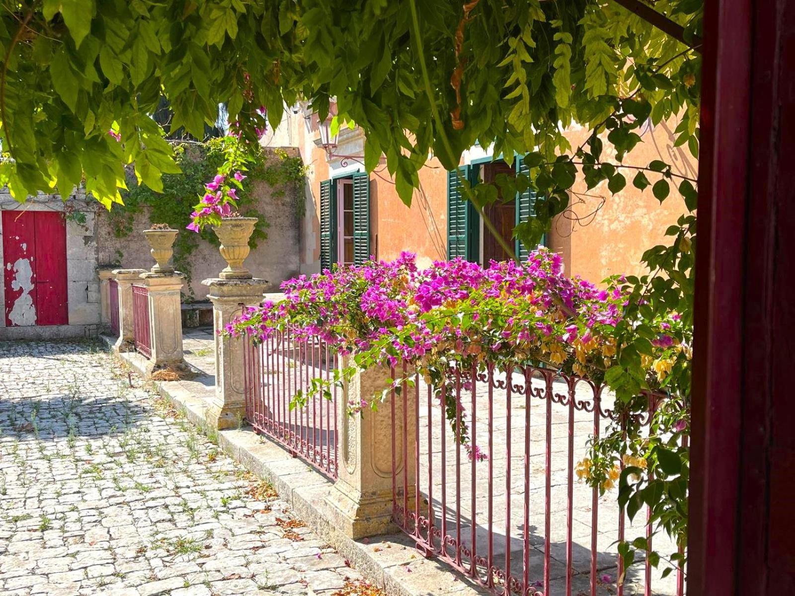 Villa Gorgodaino