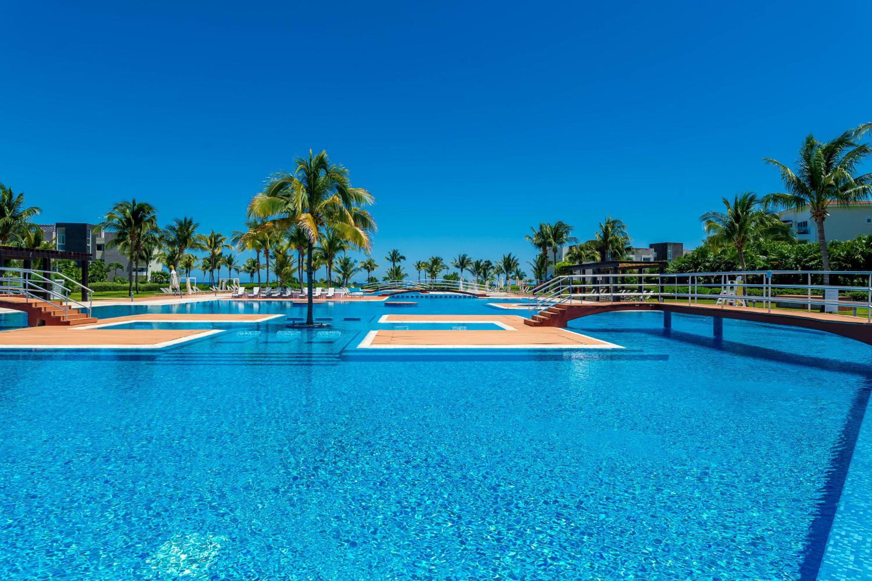 Casa Coral 701 Sur @ Mareazul Beachfront. view 4