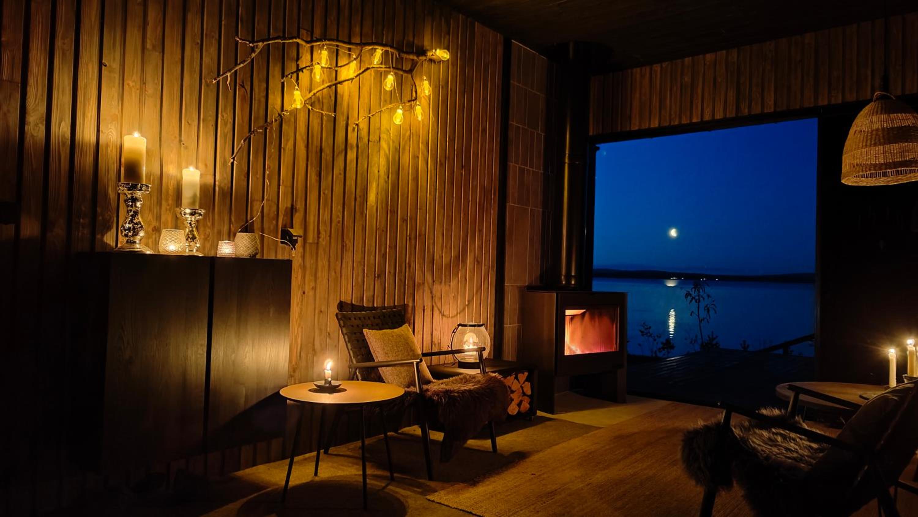 Arctic Aurora Hideaway