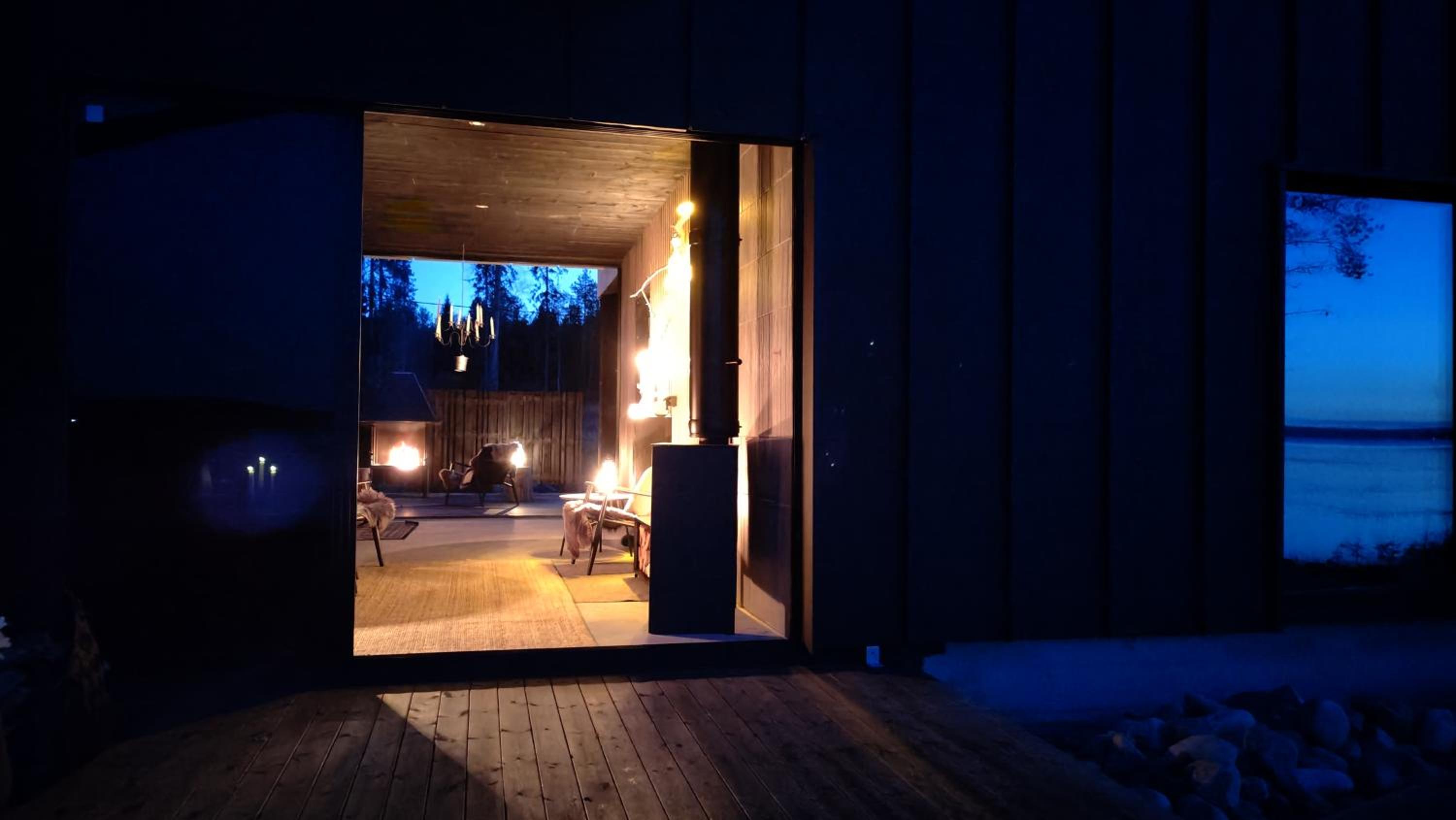 Arctic Aurora Hideaway