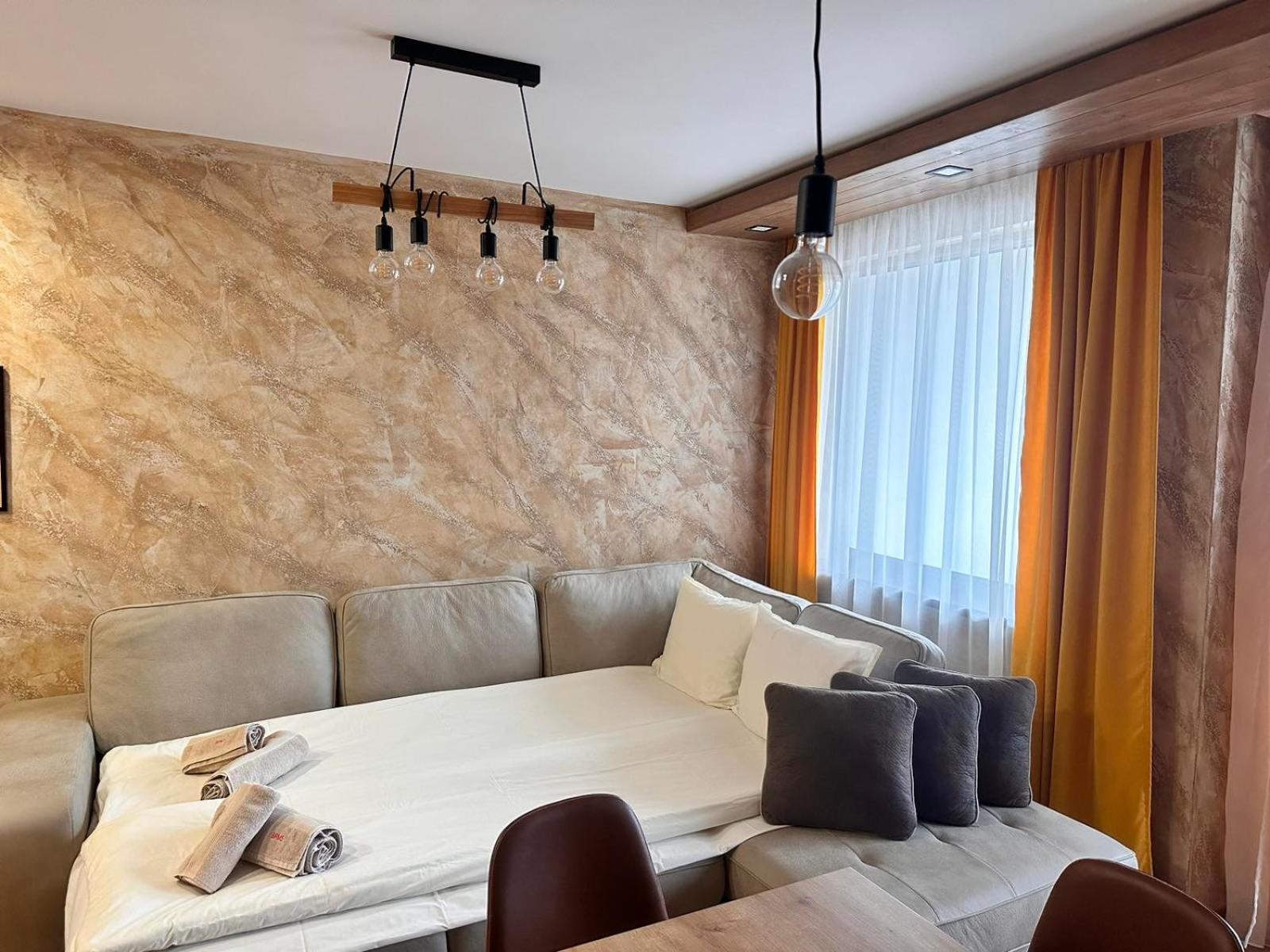 Alpine luxury two bed-two bathrooms apartment B25