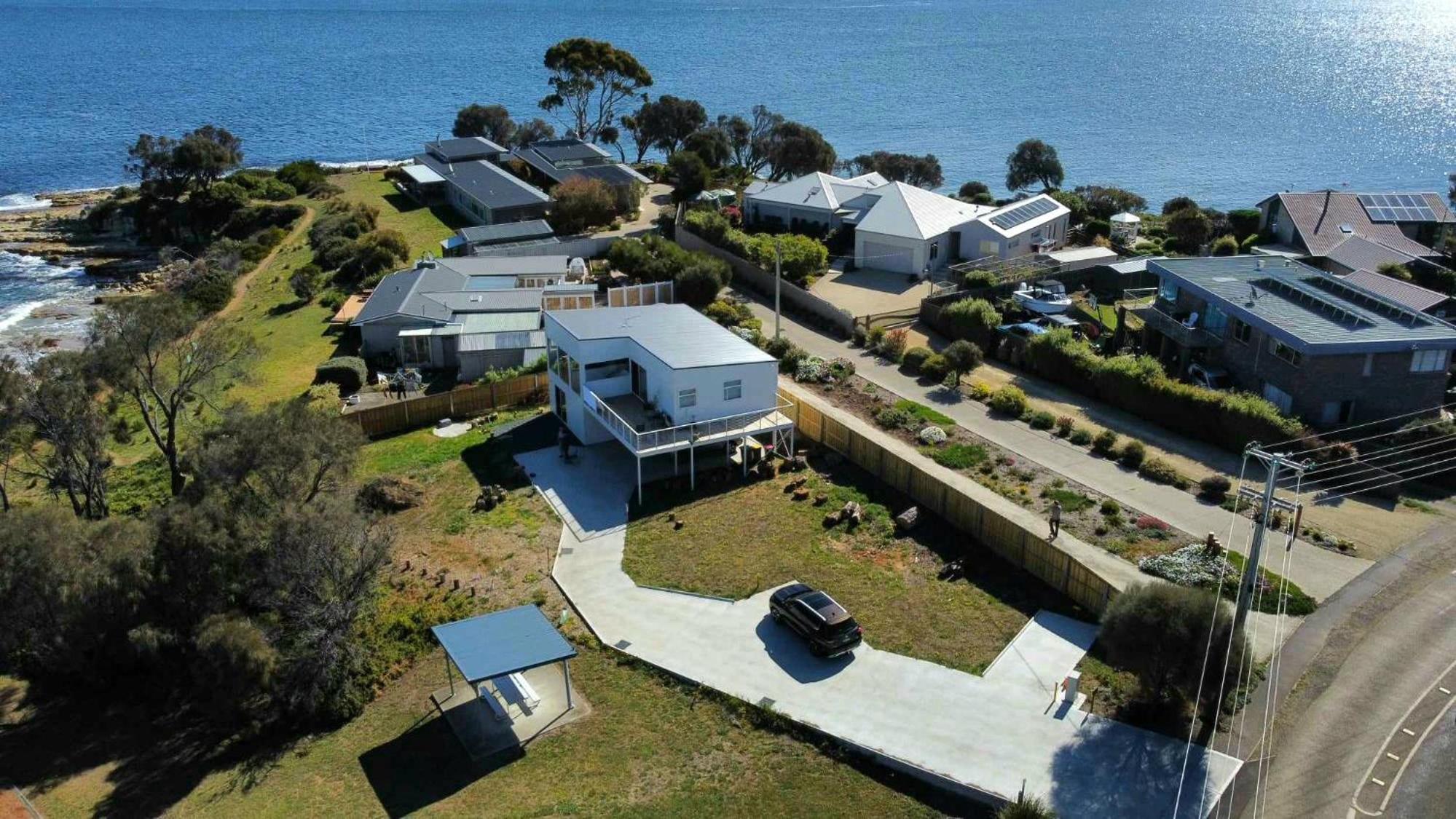 Beach Getaway - Blessington Villa