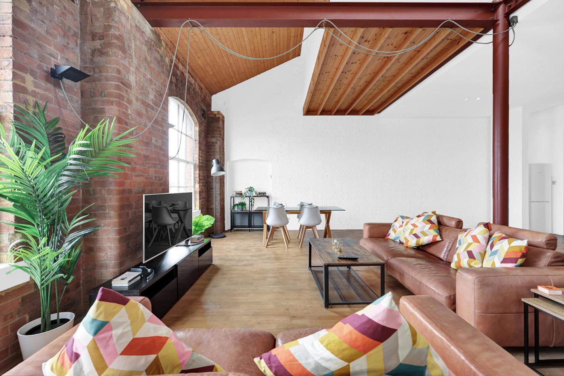 Large Industrial Style 2 Bedroom Apartment Short Term Rental & Flexible Renting Canary Wharf With Free WiFi
