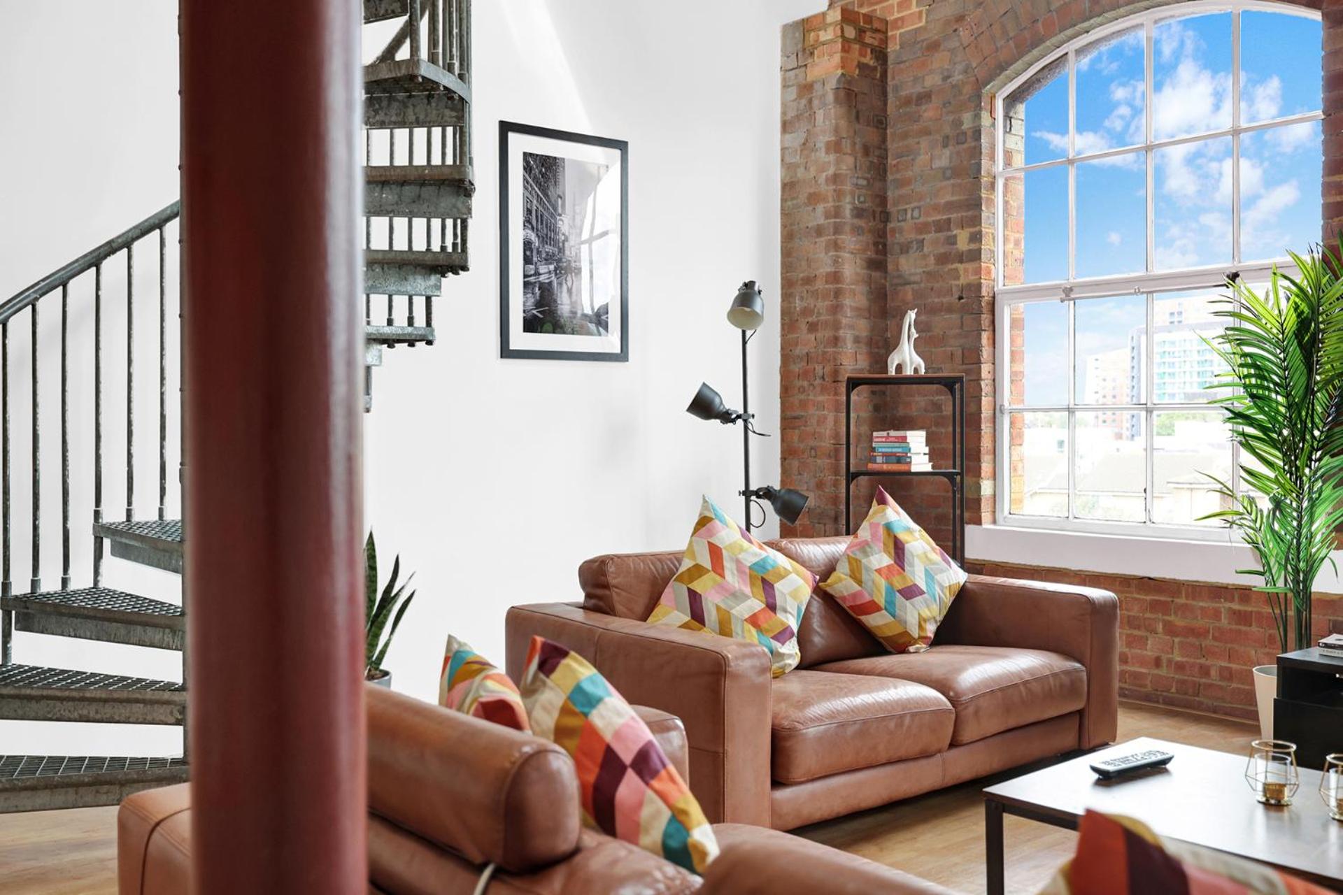 Large Industrial Style 2 Bedroom Apartment Short Term Rental & Flexible Renting Canary Wharf With Free WiFi