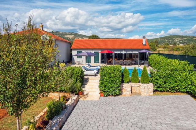 Hotel Peaceful Dream - Image 1