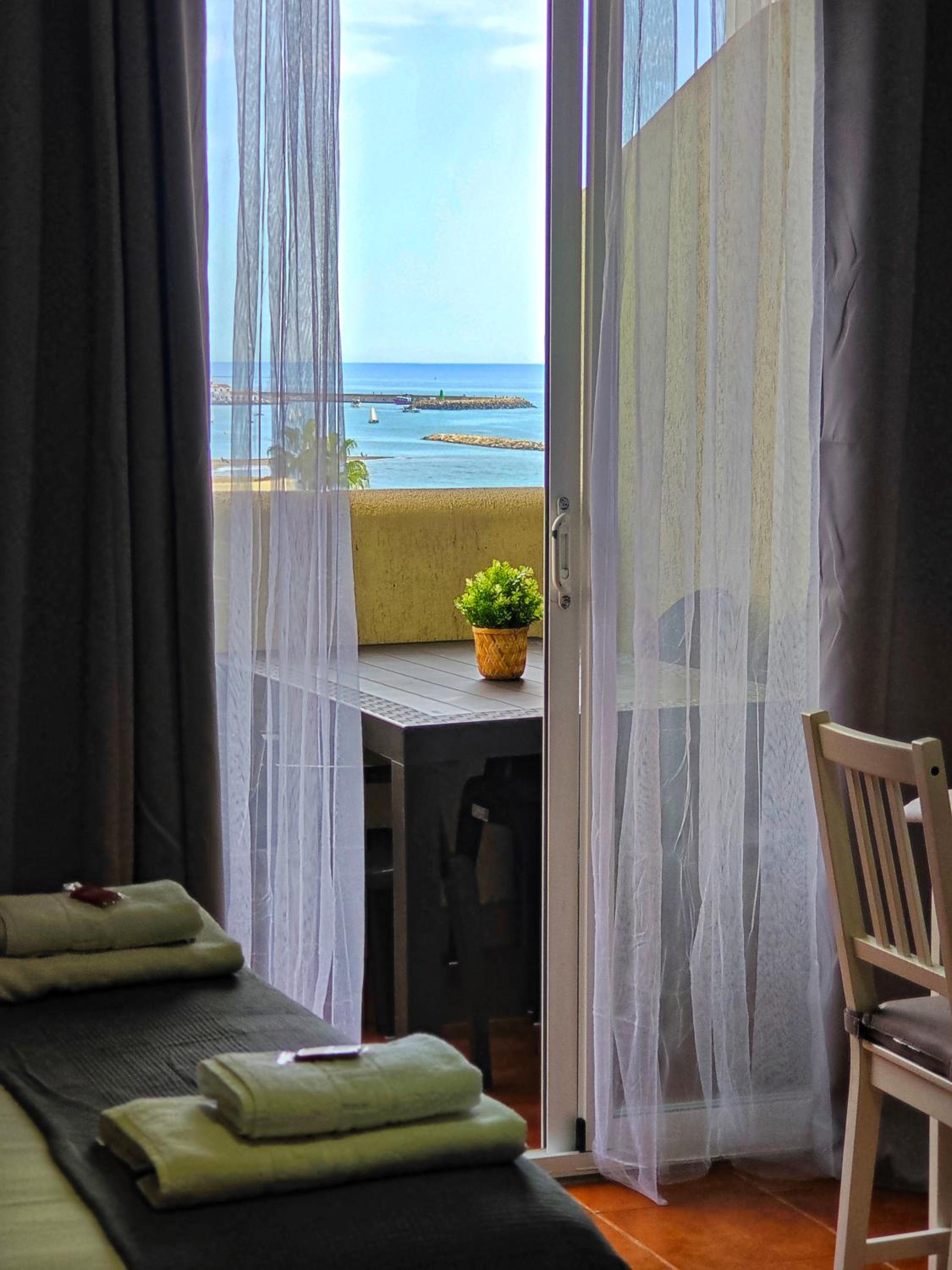 Benalbeach Casa Kito Suite 1ª Línea de playa view 3