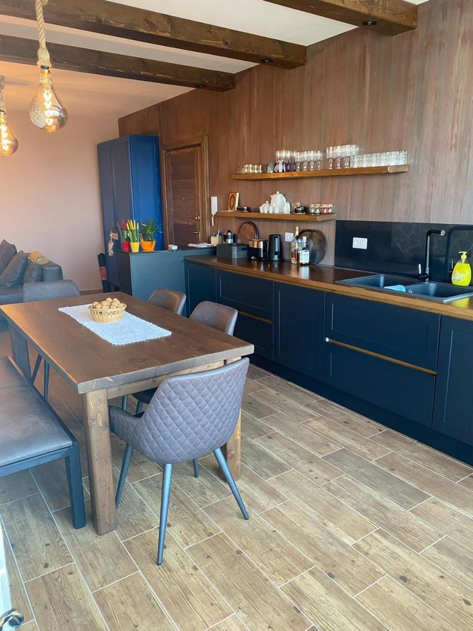 ES Luxury Apartment photo 3