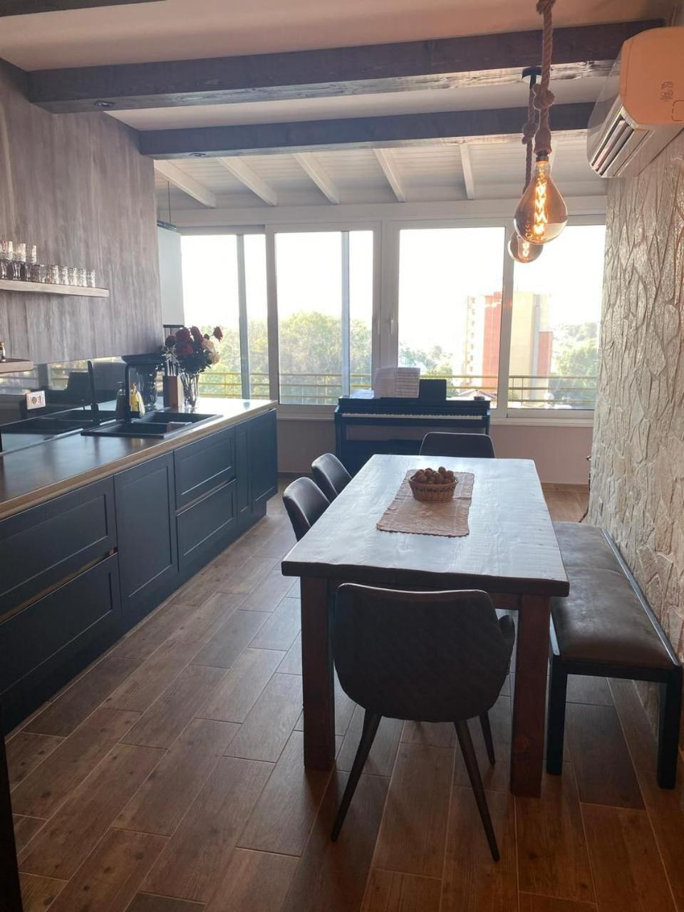 ES Luxury Apartment photo 4