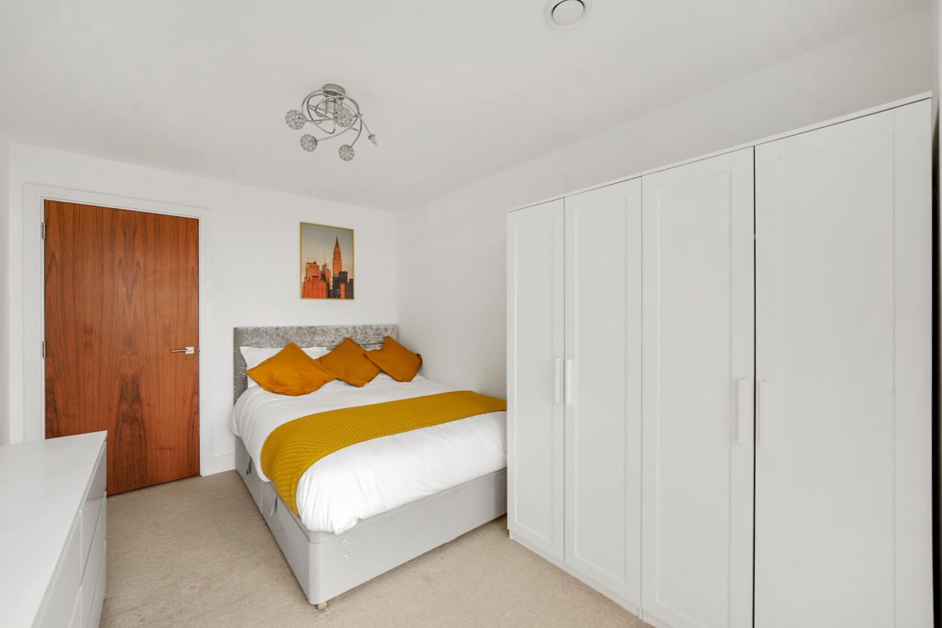 Entire Apartment in the heart of Canary Wharf!