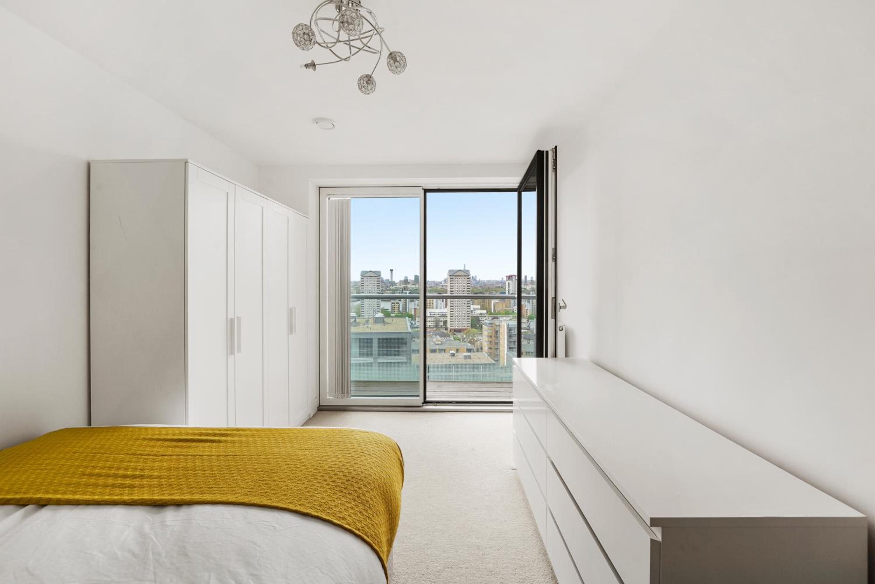 Entire Apartment in the heart of Canary Wharf!