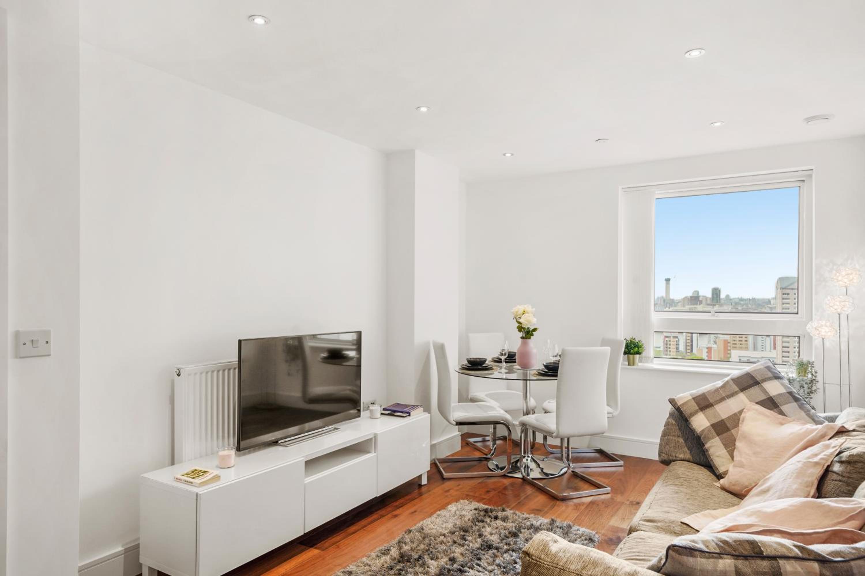 Entire Apartment in the heart of Canary Wharf!
