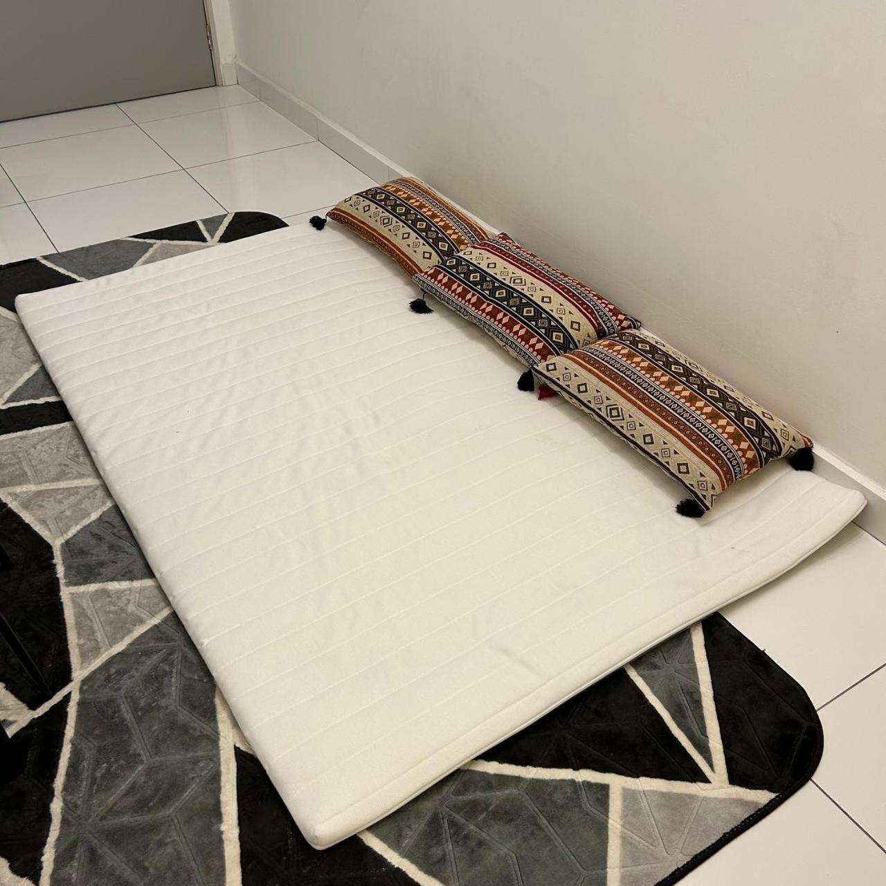 Paradigm Mall 1BR-Poolview-Netflix-WiFi by JB RelaX Homestay