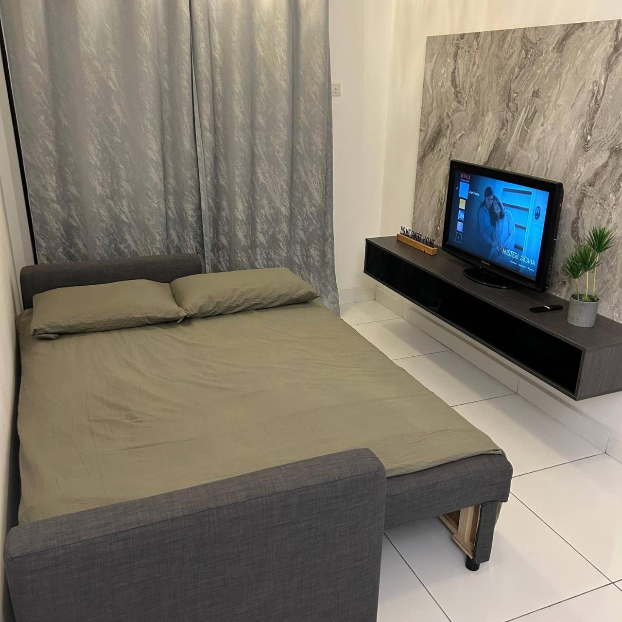 Paradigm Mall 1BR-Poolview-Netflix-WiFi by JB RelaX Homestay