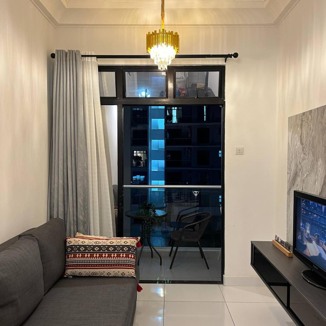 Paradigm Mall 1BR-Poolview-Netflix-WiFi by JB RelaX Homestay