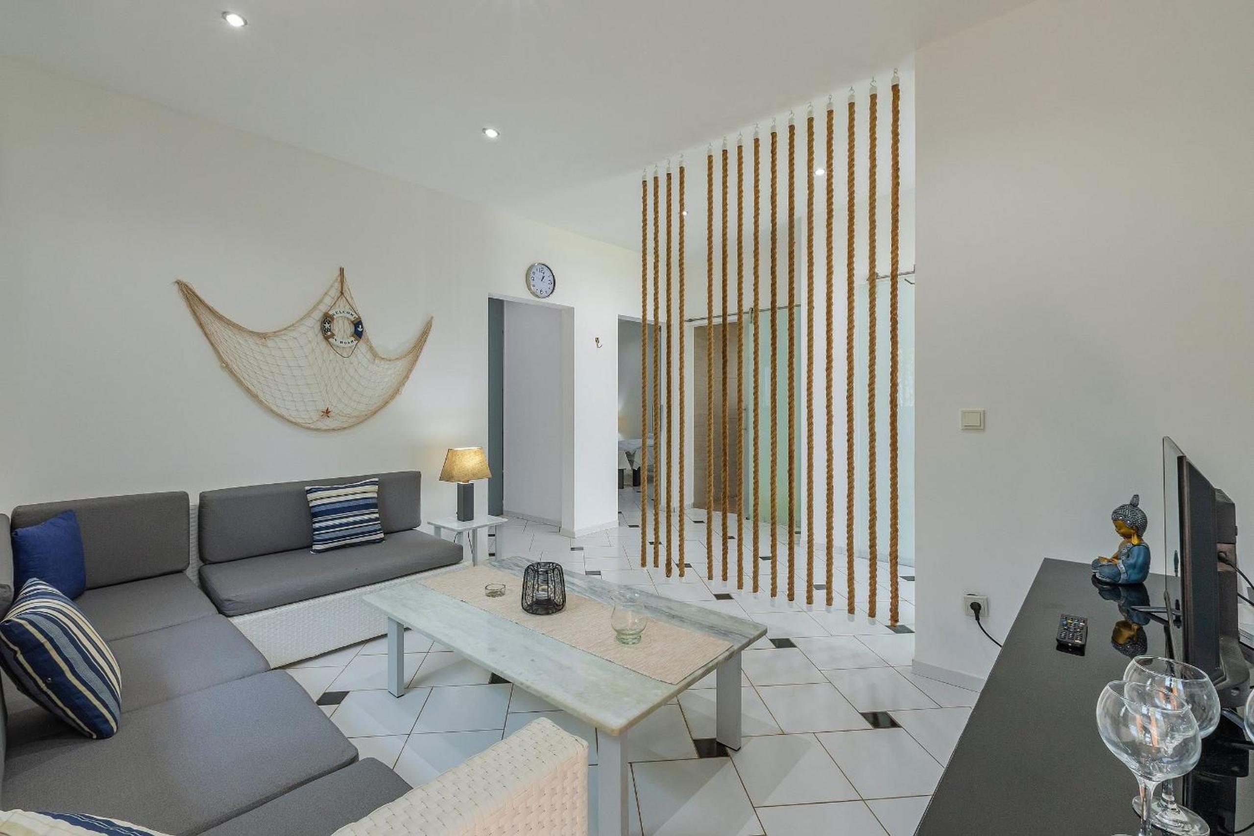 Casa Com Piscina em Porto das Dunas by Carpediem
