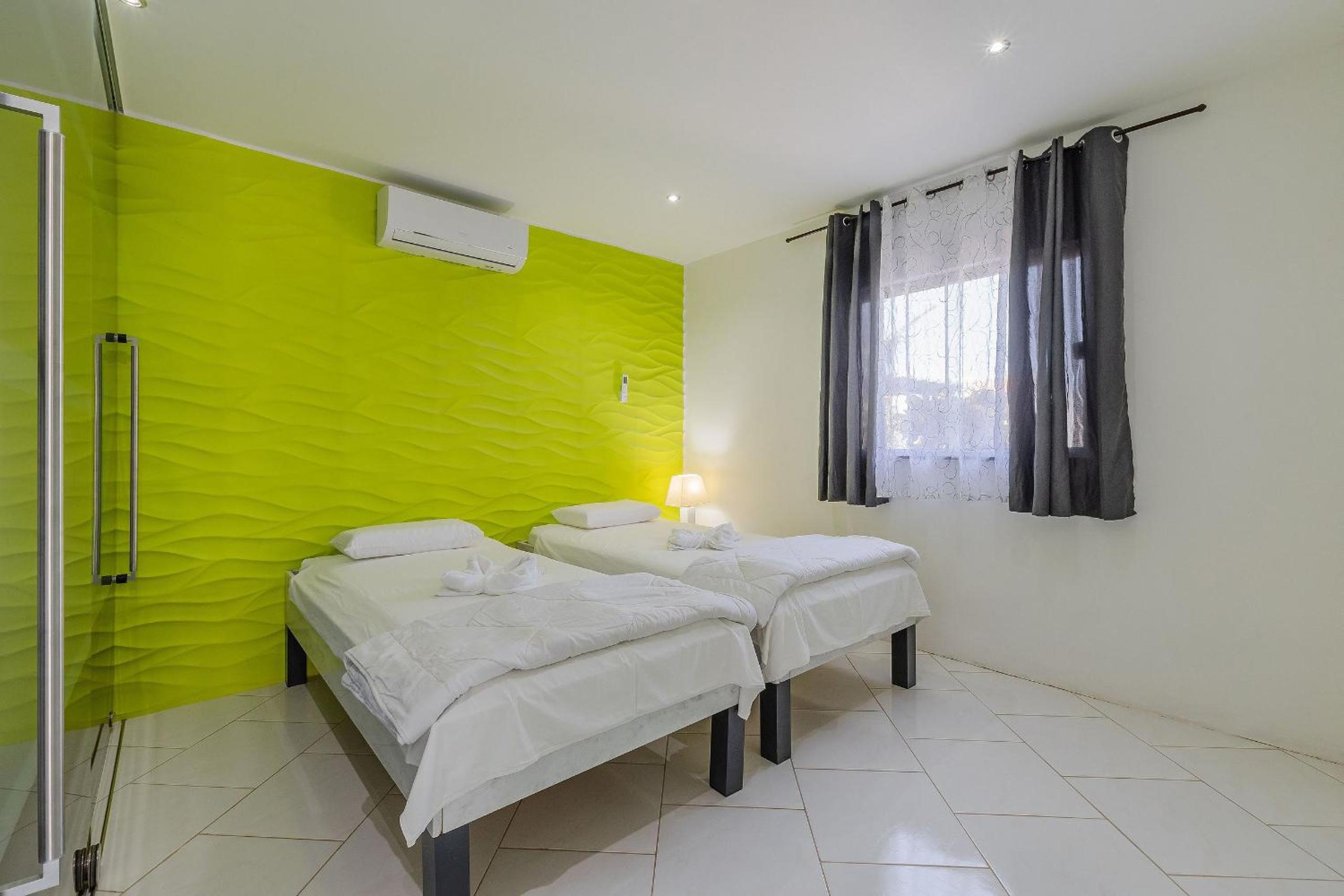 Casa Com Piscina em Porto das Dunas by Carpediem