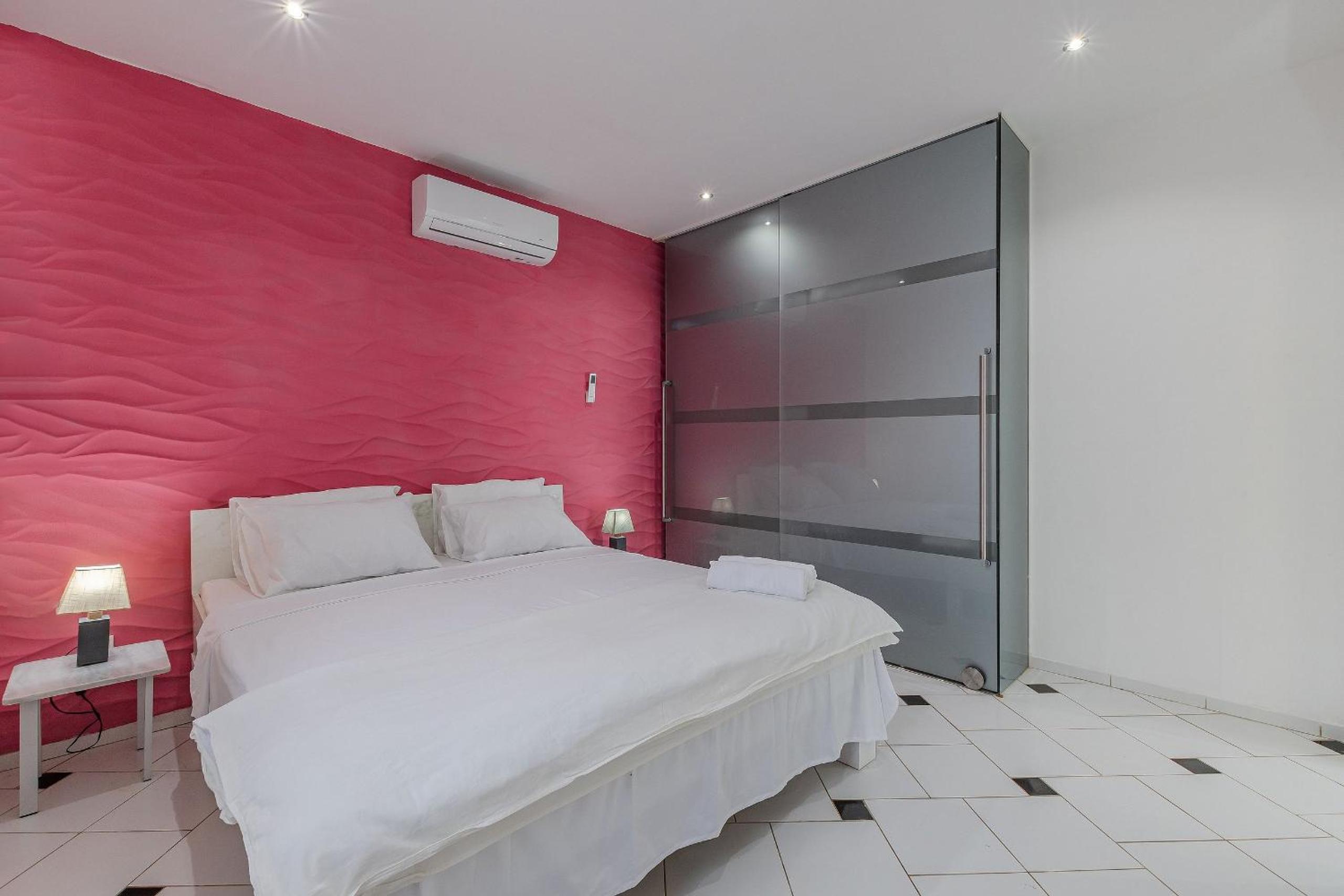 Casa Com Piscina em Porto das Dunas by Carpediem