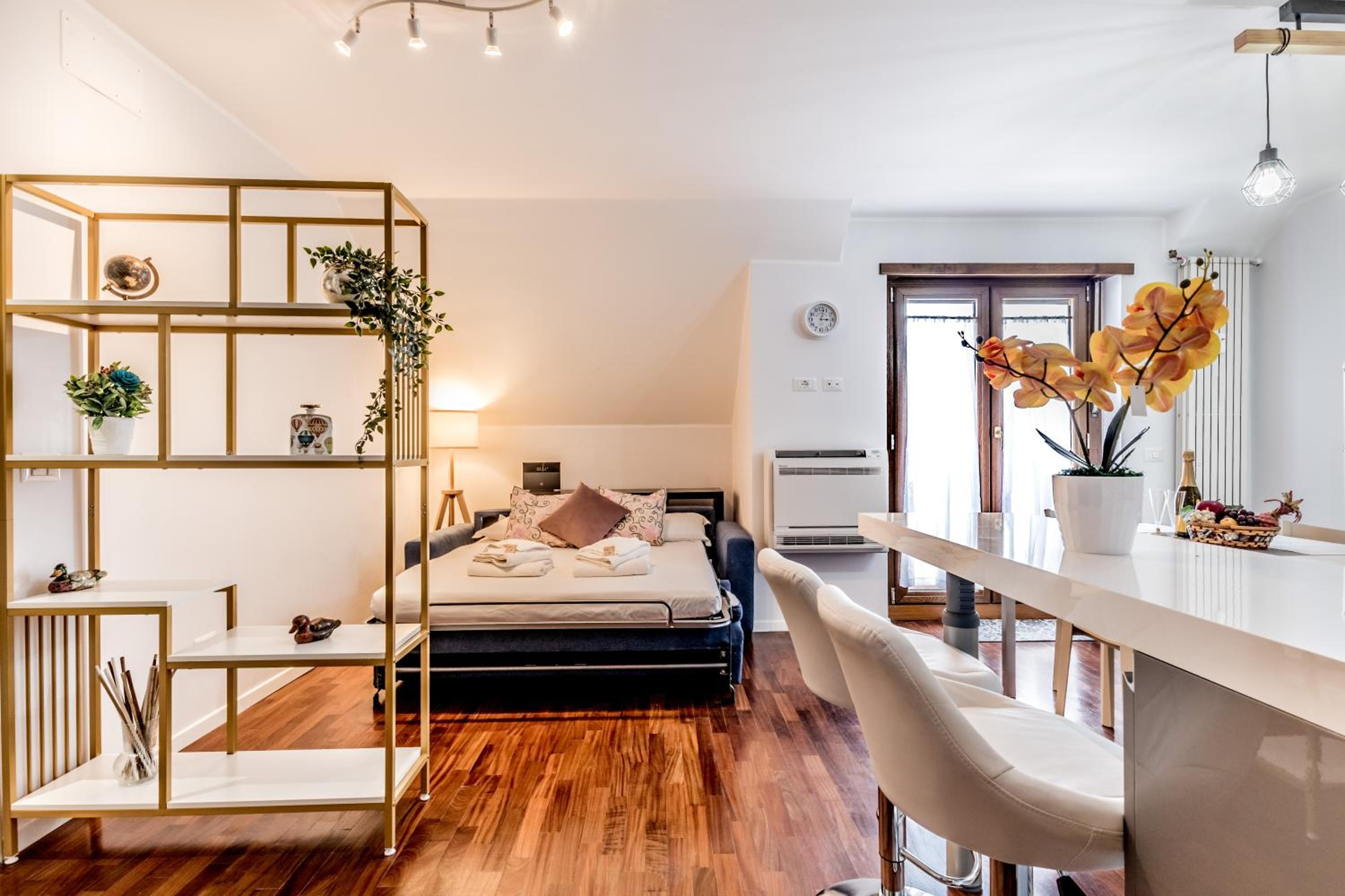 BBHOME Penthouse bright and elegant Metro Conca d'Oro