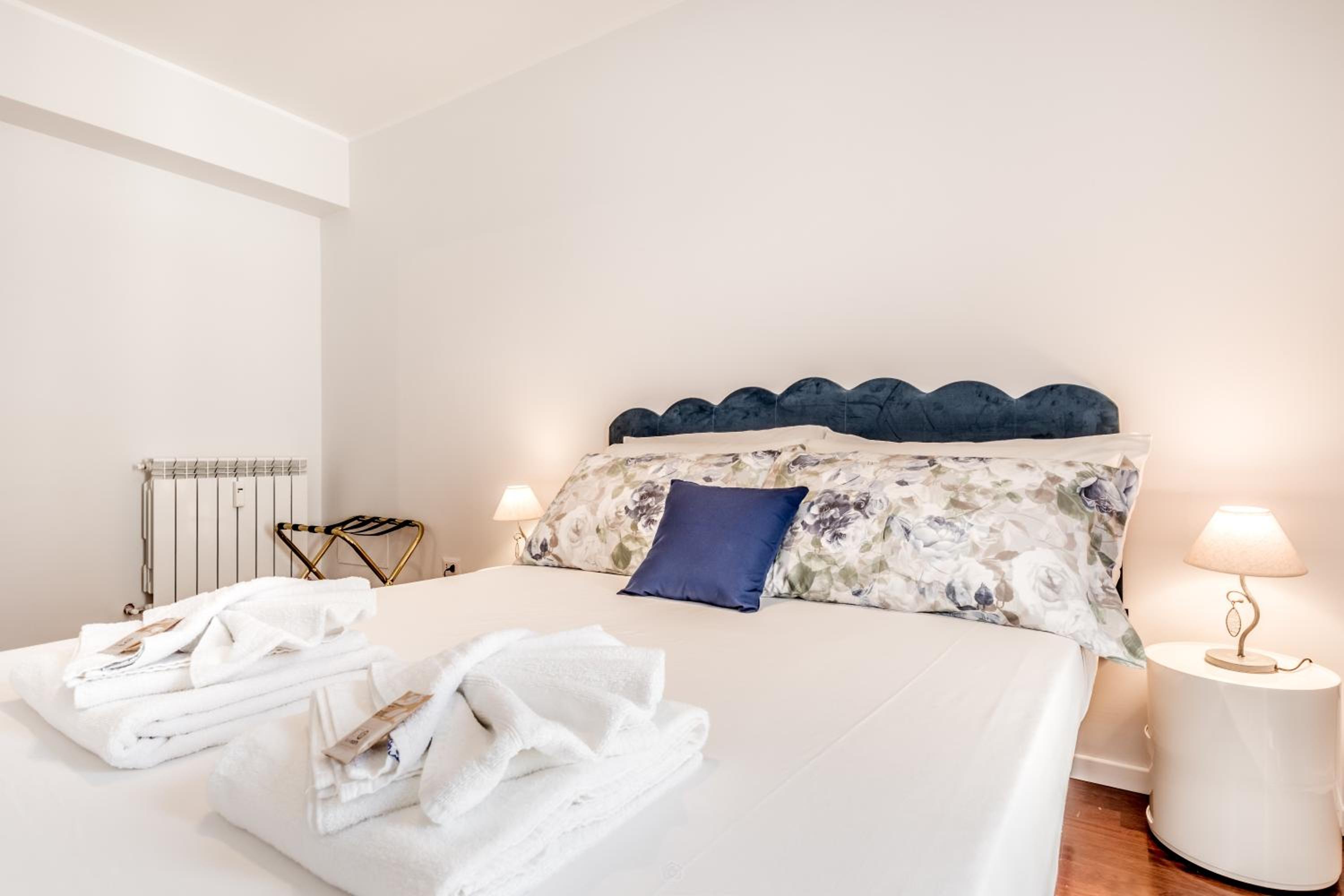 BBHOME Penthouse bright and elegant Metro Conca d'Oro