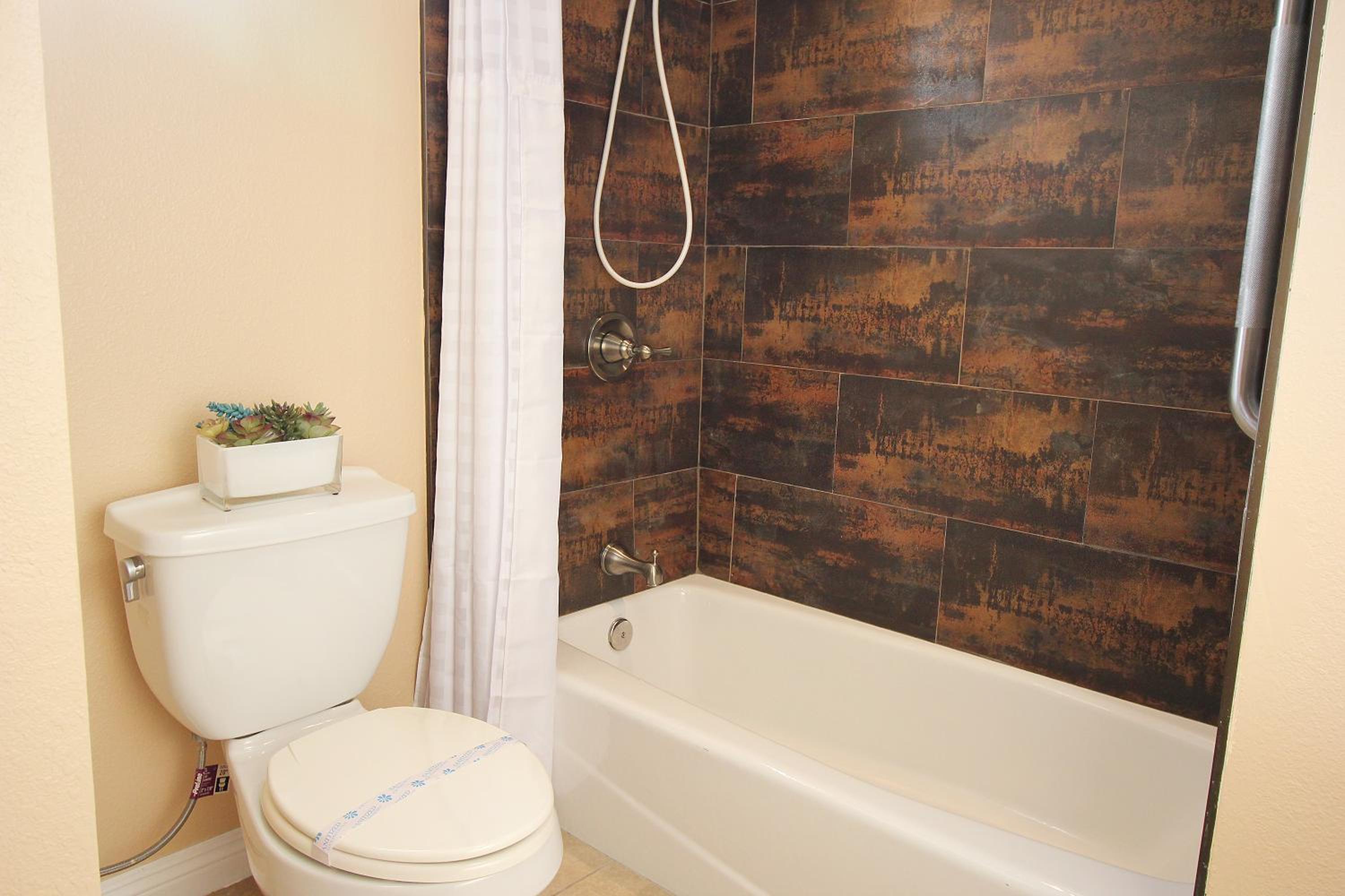 Colony Inn - North Hollywood - Hotel Near Universal Studios