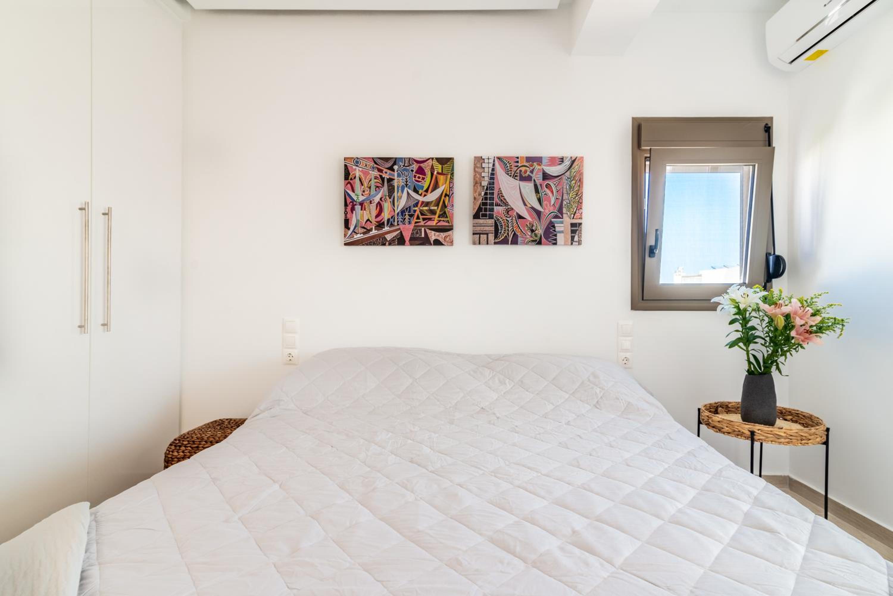 Deluxe Suite near City Center photo 5