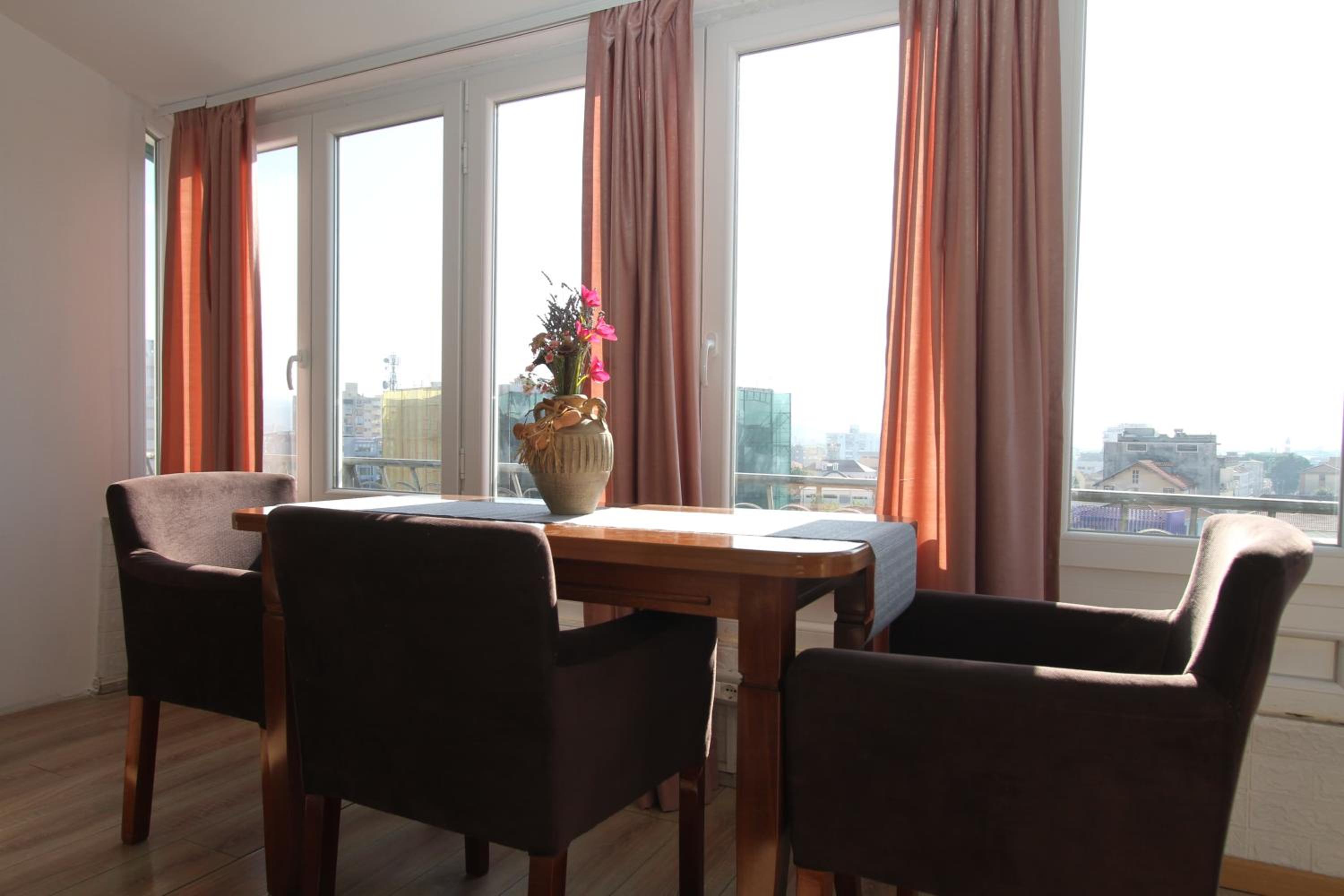 Cityscape Delight photo 4