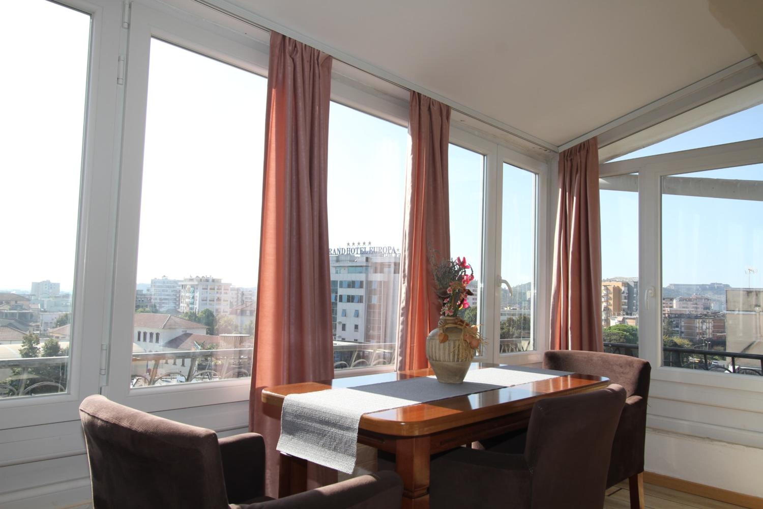 Cityscape Delight photo 2