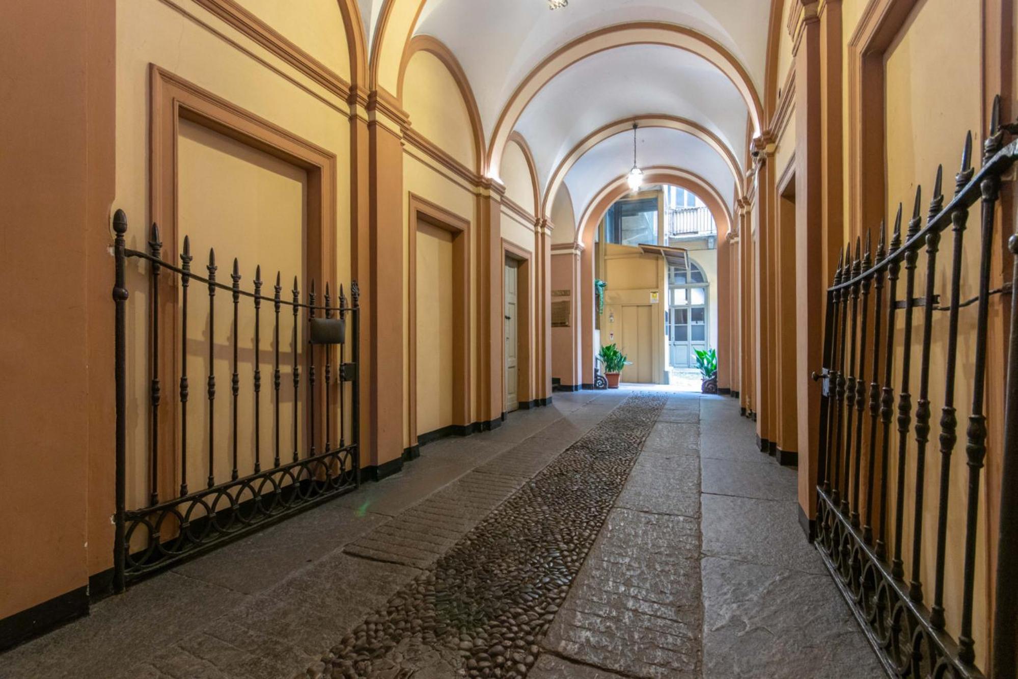 Quadrilatero District! Piazza Consolata Modern Loft photo 3