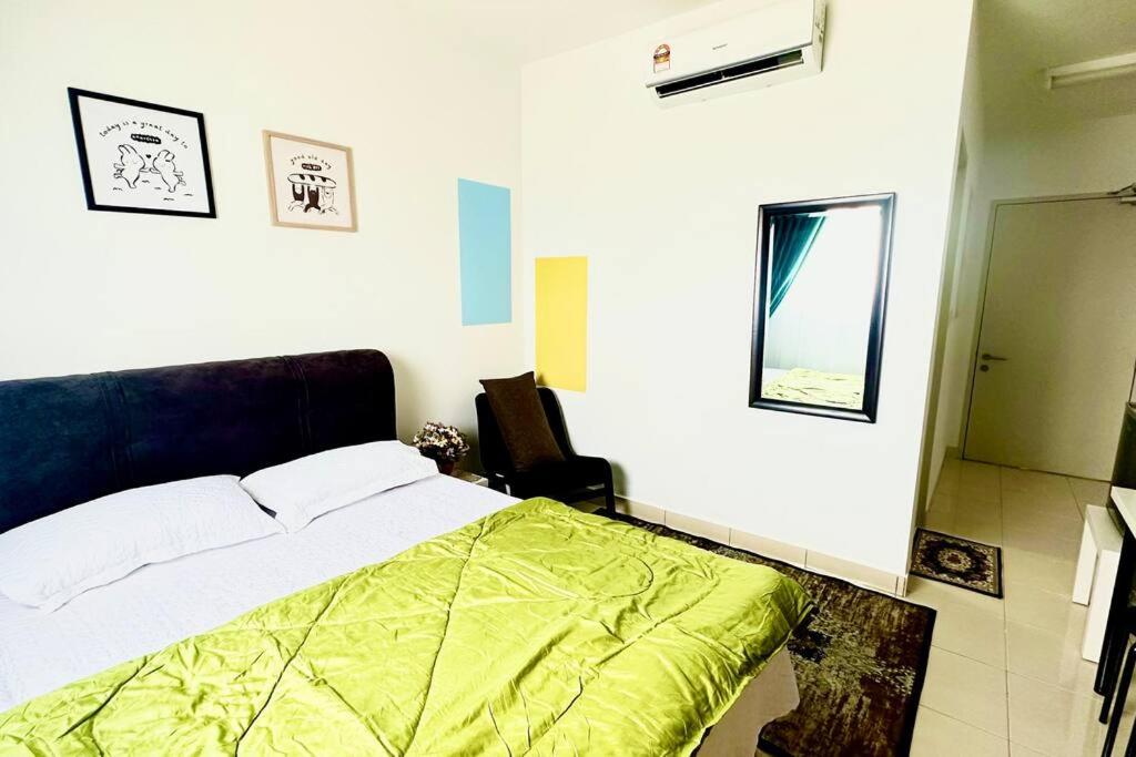 AF Studio Room 15mins to KLIA Free Wifi Netflix photo 1