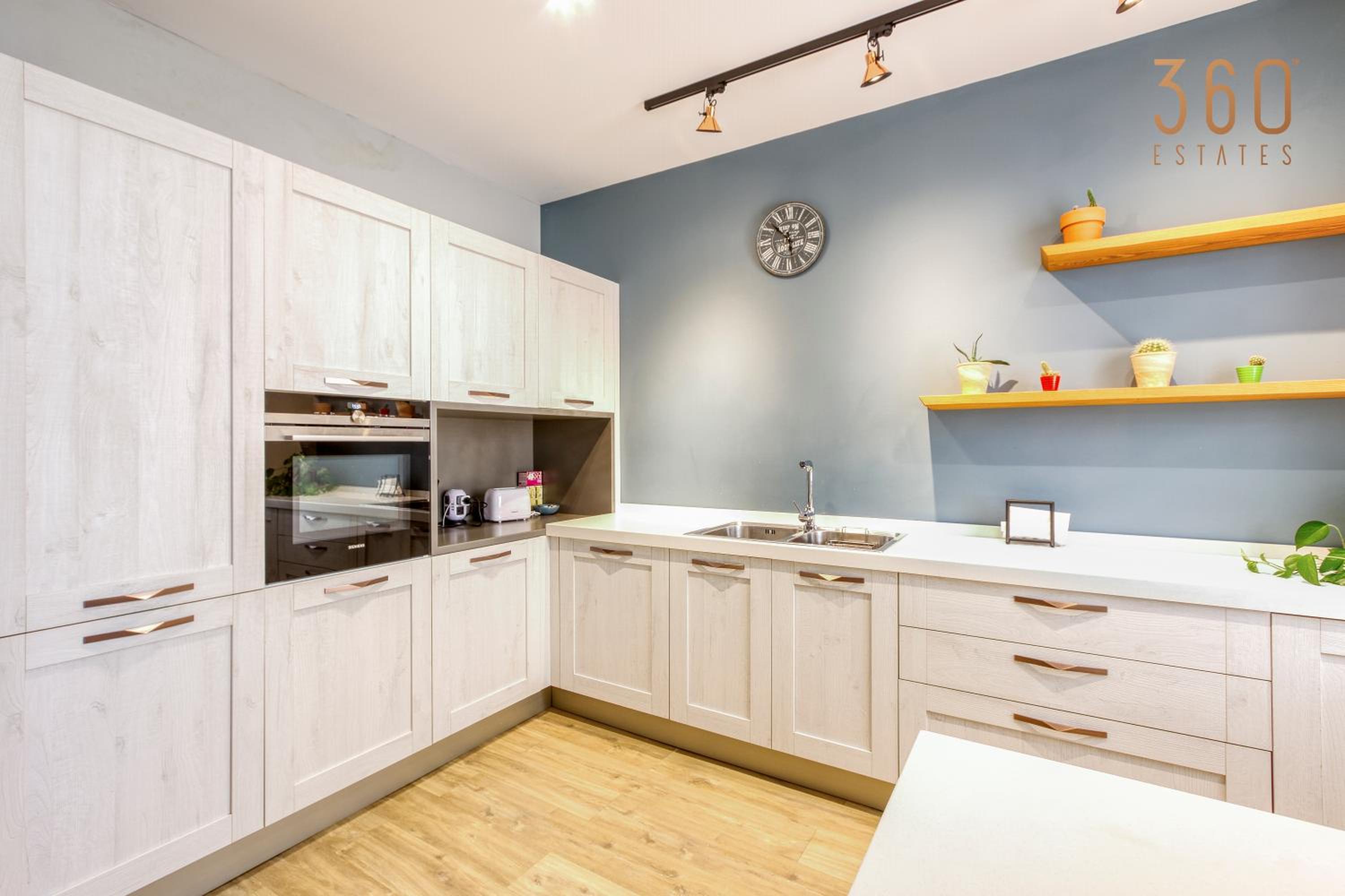 A lovely, designer & central 2BR home with WIFI by 360 Estates photo 3