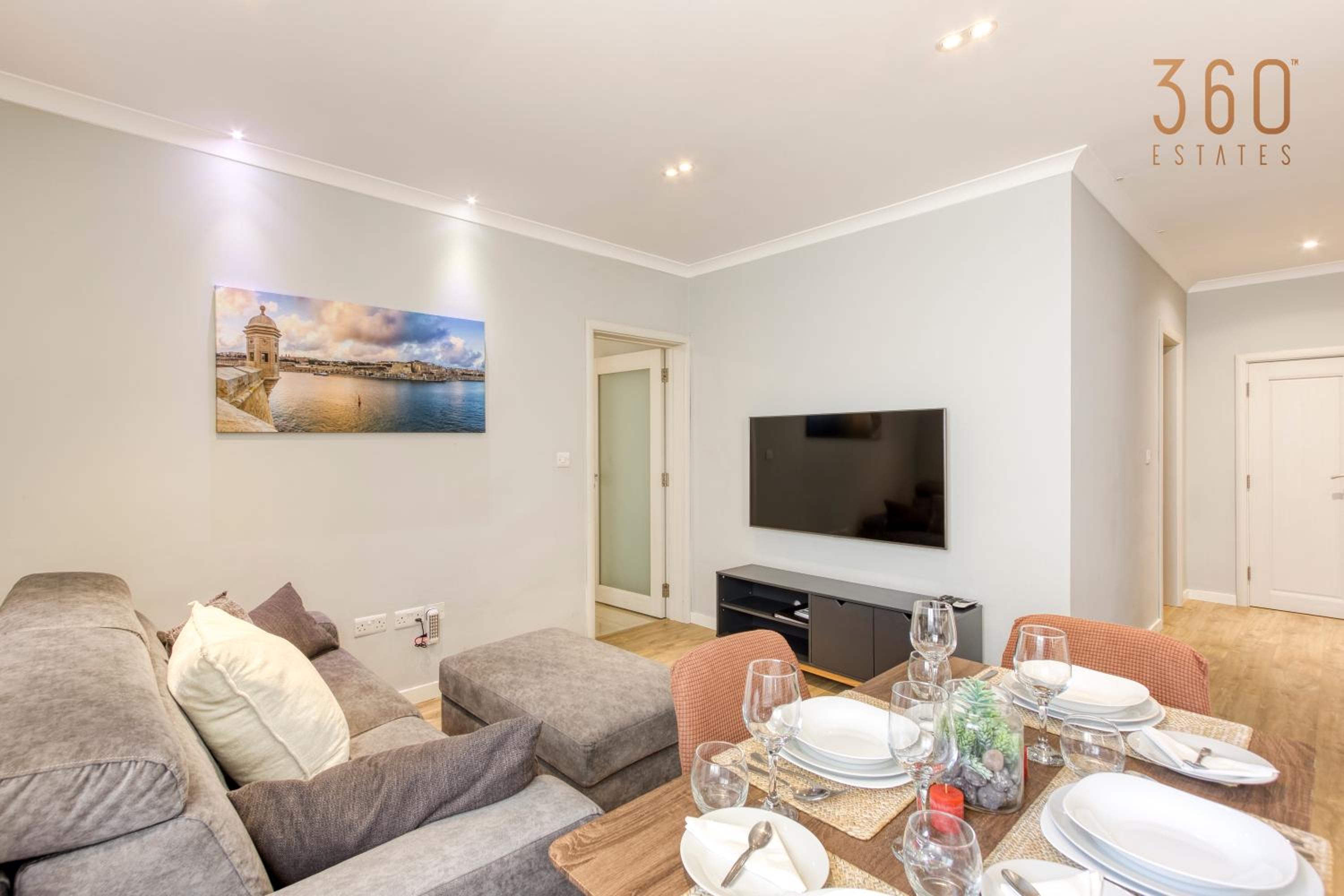 A lovely, designer & central 2BR home with WIFI by 360 Estates photo 5