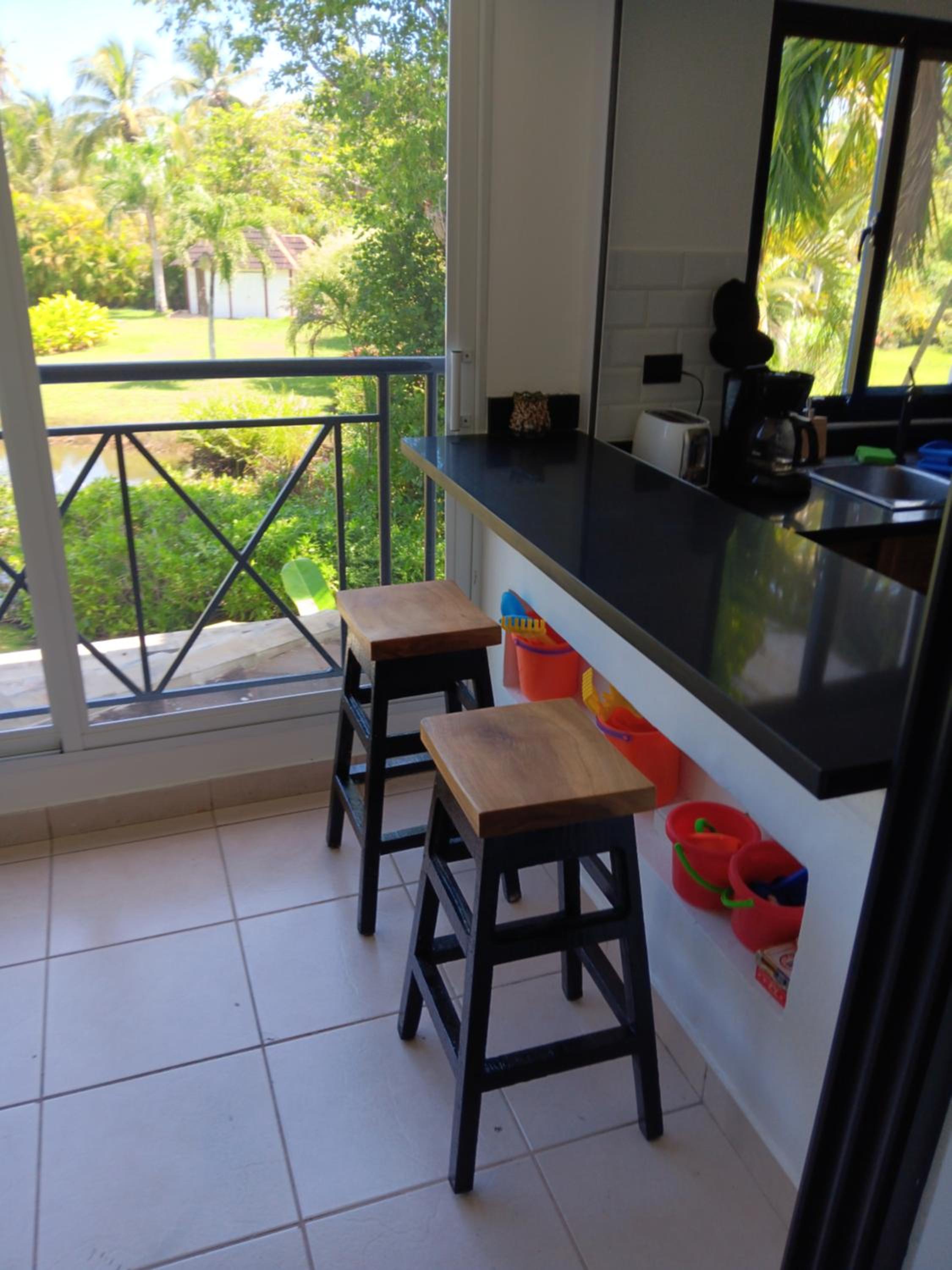 Bonita Village Beachfront Apt with Pool & Balcony
